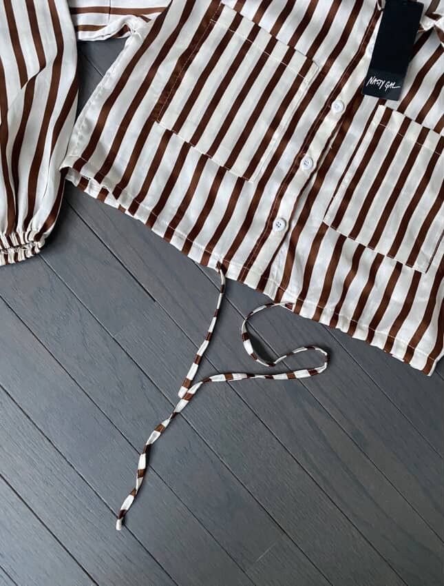 Nasty Gal NWT Nasty Gal Front Tie Striped Crop Silky Shirt Size Small Size S / US 4 / IT 40 - 5 Thumbnail