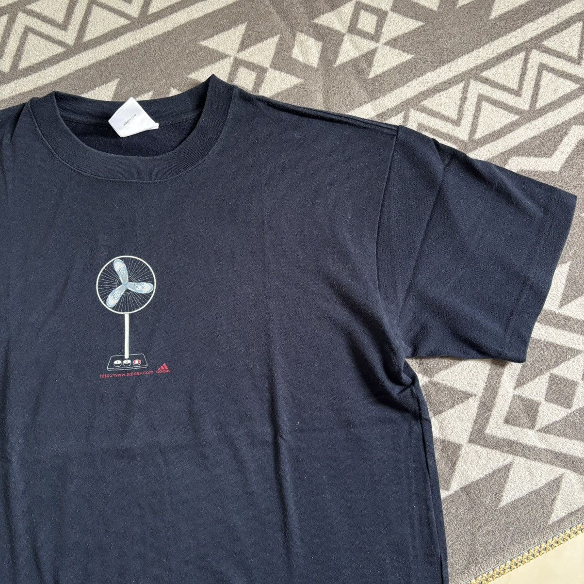 Adidas RARE🔥 Vintage Adidas Fan logo t-shirt Size US M / EU 48-50 / 2 - 2 Thumbnail