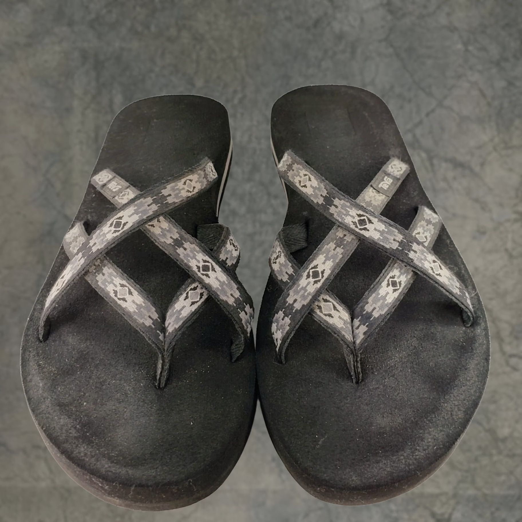 Teva Womens Teva Olowahu Black Geometric Flip Flop Sandals - Activewear & Travel Size US 4 / IT 34 - 1 Thumbnail