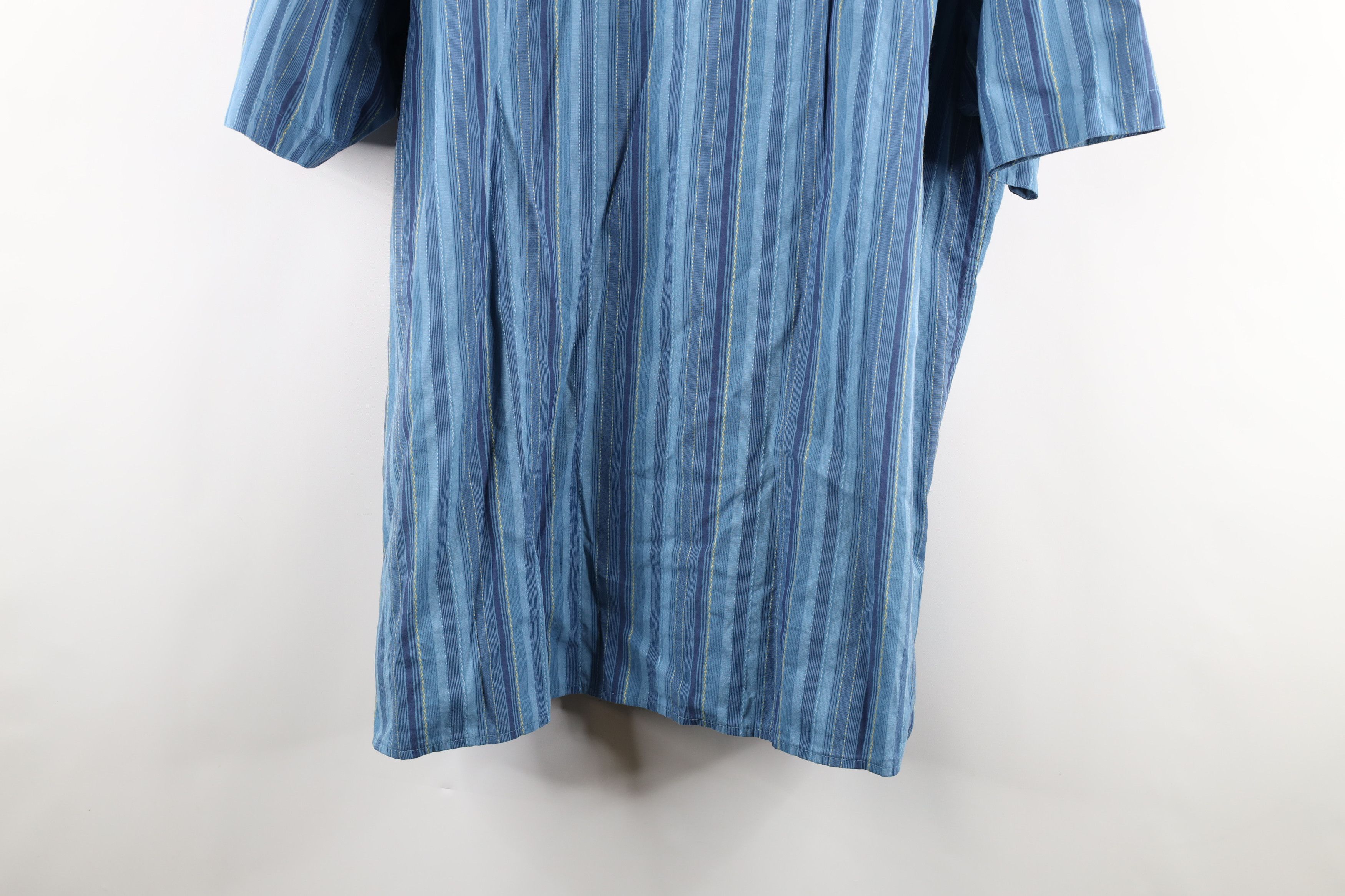 Vintage Vintage REI Block Collared Camp Short Sleeve Button Shirt Size US XL / EU 56 / 4 - 10 Preview