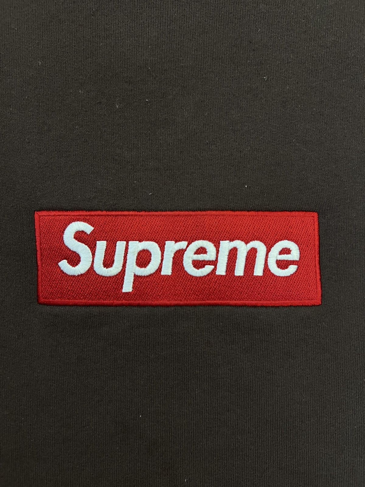 Supreme Supreme Box Logo Crewneck Brown FW22 Size US L / EU 52-54 / 3 - 3 Thumbnail