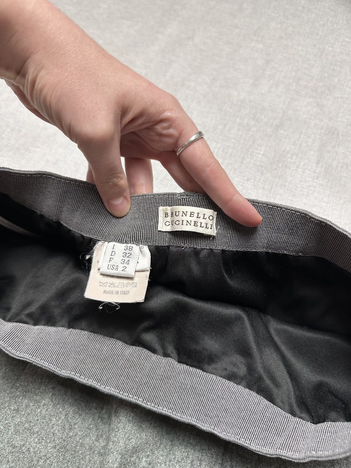 Brunello Cucinelli × Luxury × Vintage Brunello Cucinelli Wool Skirt Vintage Size 26" / US 2 / IT 38 - 8 Thumbnail
