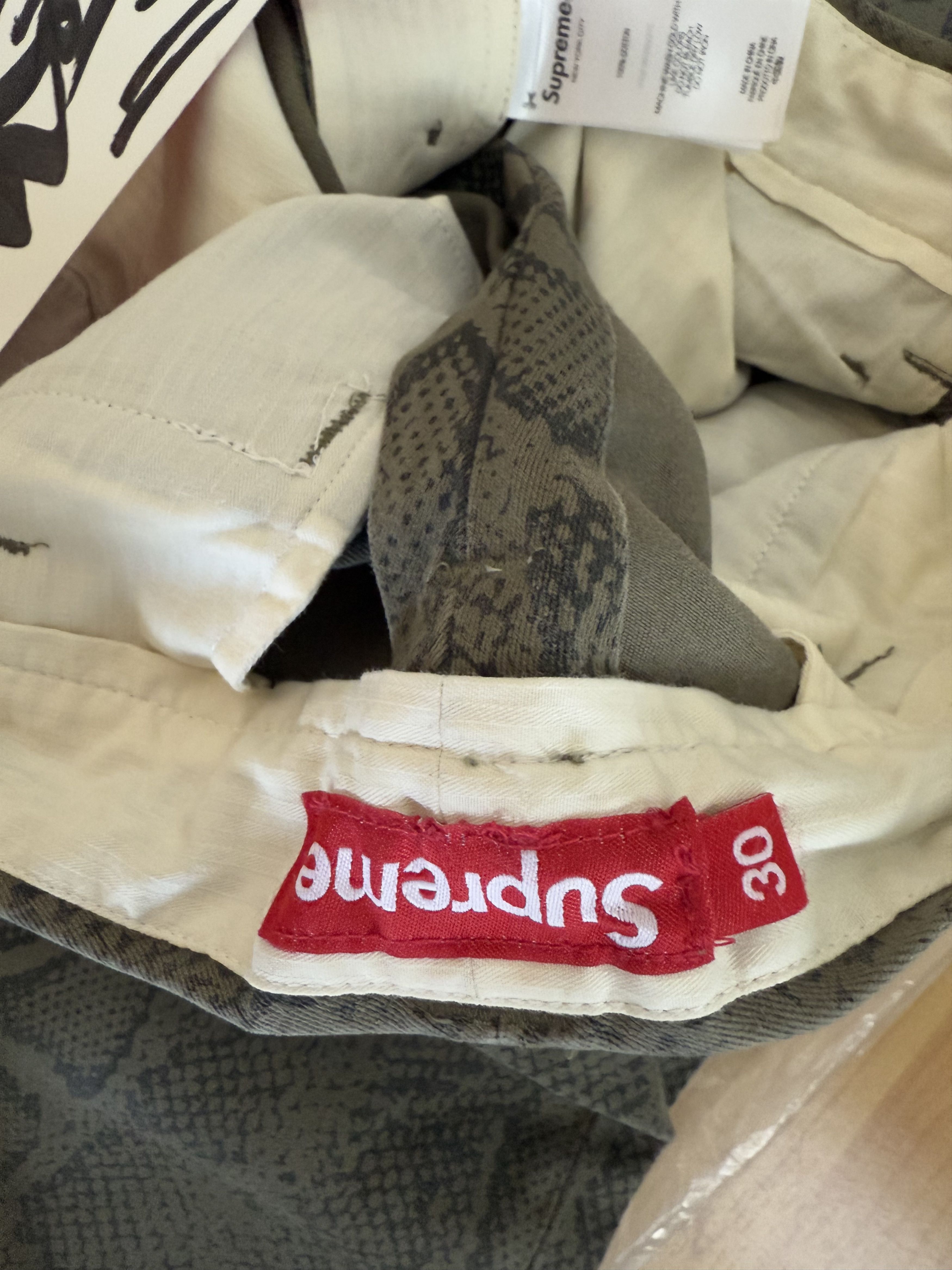 Supreme Supreme Snake Print Chino Pant Olive Snakeskin 30 Size US 30 / EU 46 - 3 Thumbnail