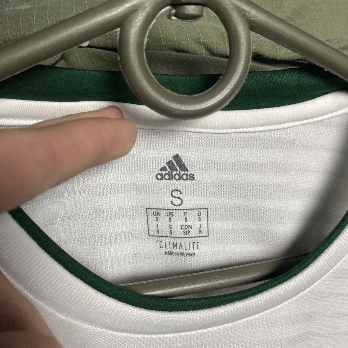 Adidas Mens Adidas Wales 2017 National soccer jersey size S Size US S / EU 44-46 / 1 - 5 Thumbnail