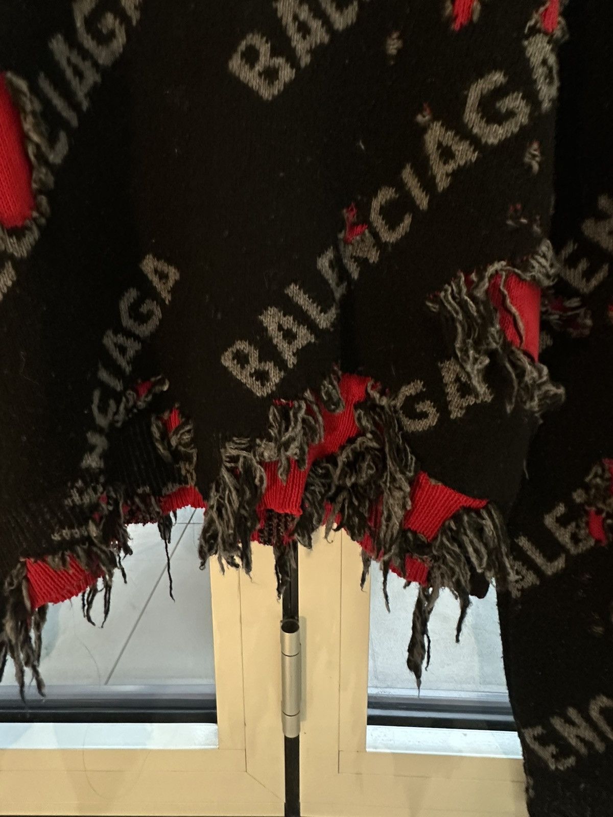 Balenciaga BALENCIAGA DESTROYED LOGO CREW KNIT Size US S / EU 44-46 / 1 - 2 Thumbnail