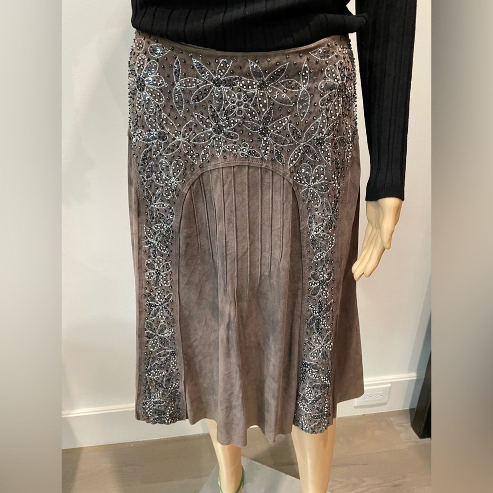 Lafaurie Beaded embroidered Grey suede designer, women’s skirt size 6 Size 28" / US 6 / IT 42 - 1 Thumbnail