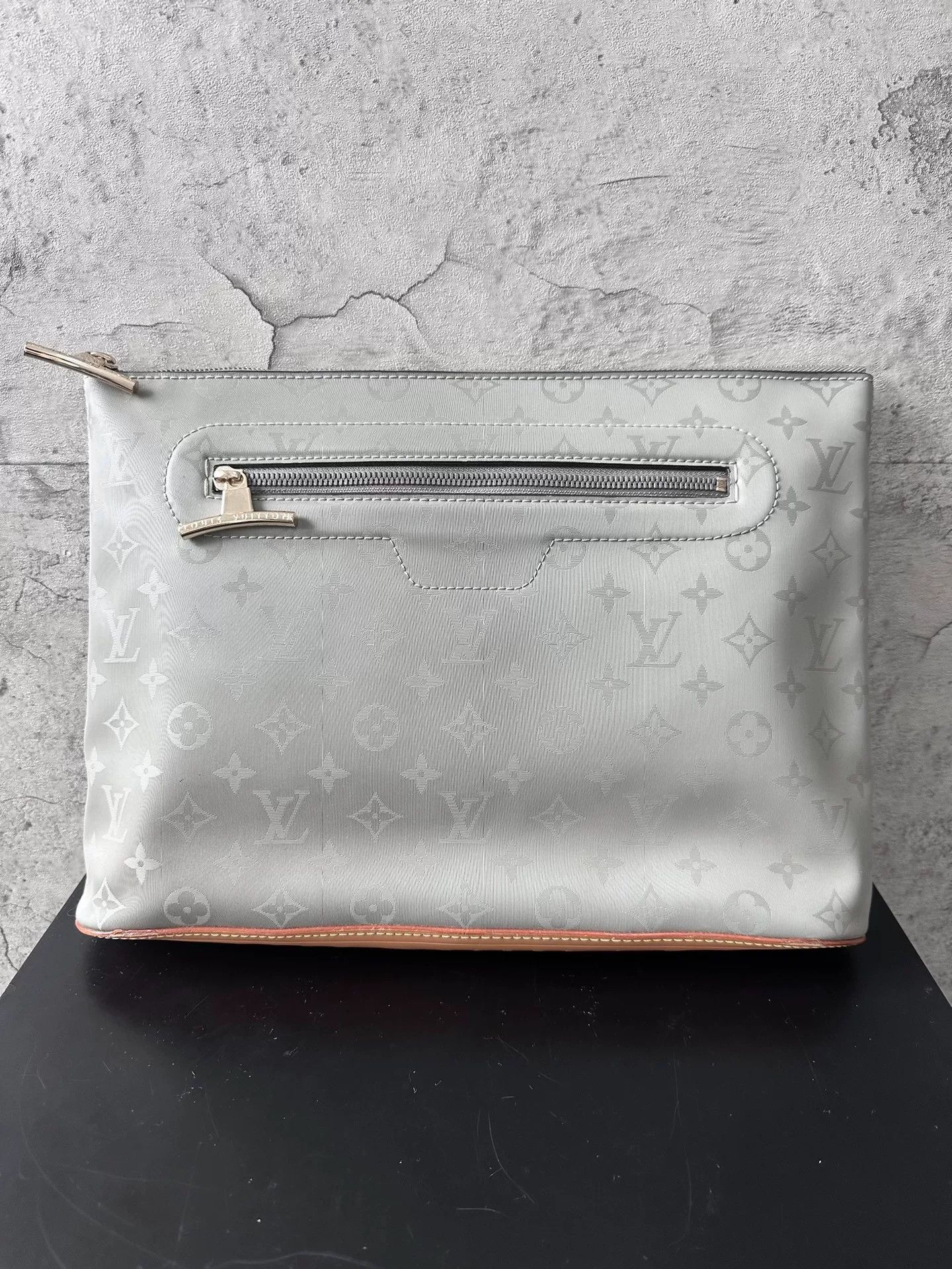 Louis Vuitton Louis Vuitton 18FW Titanium Gray Clutch Size ONE SIZE - 1 Thumbnail