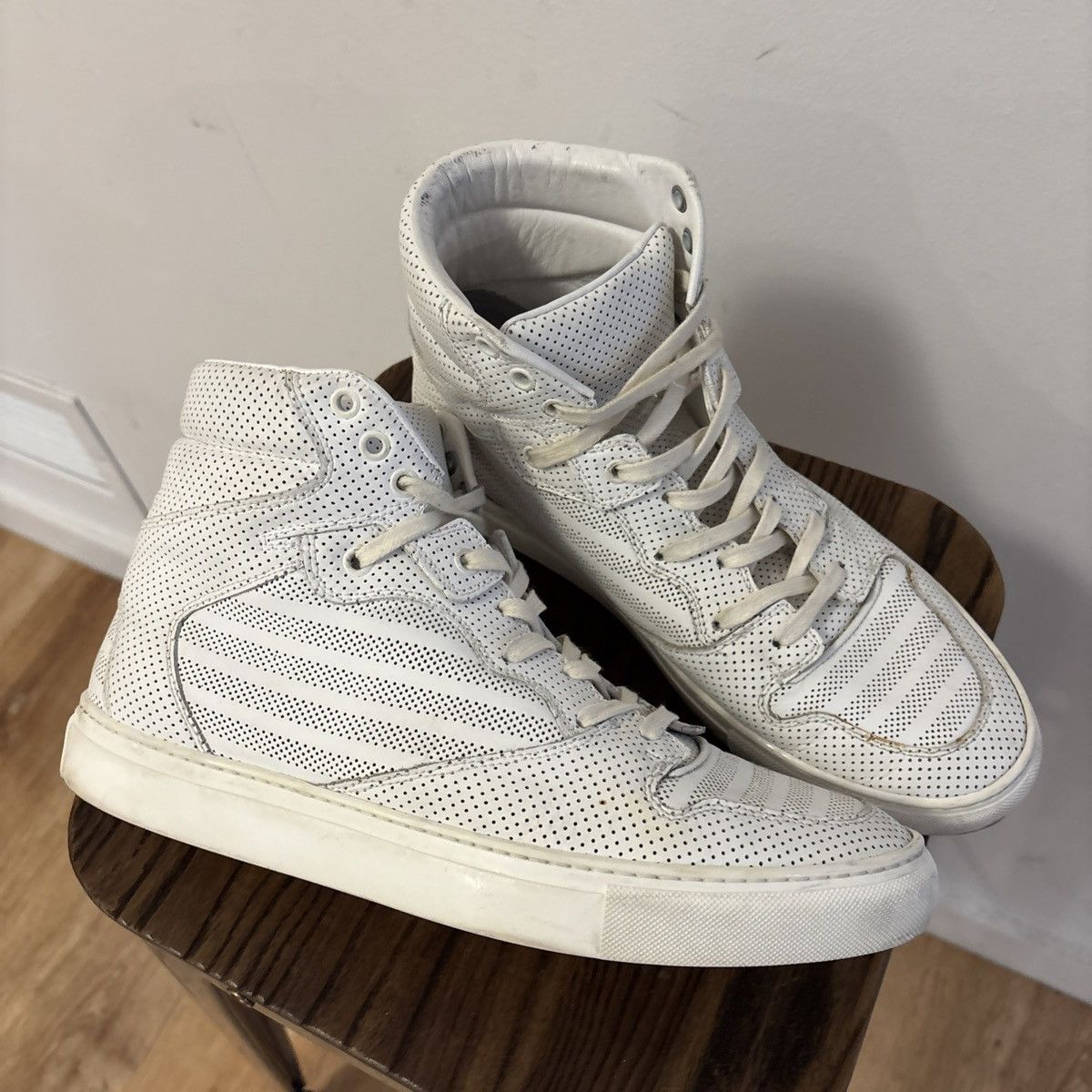 Balenciaga Balenciaga Perforated White High Top Sneakers Size 42 / 9 US Size US 9 / EU 42 - 1 Thumbnail