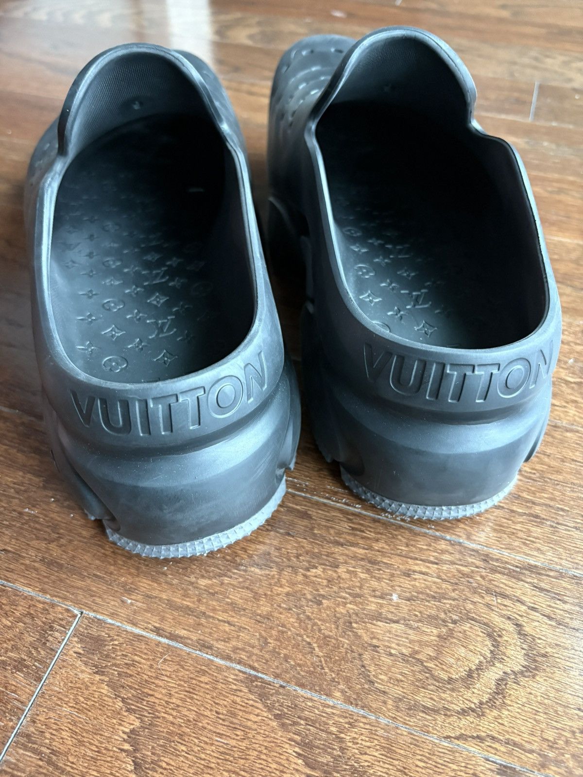 Louis Vuitton Louis Vuitton Black Shark Clog Sneaker Shoes Size US 10 / EU 43 - 7 Thumbnail