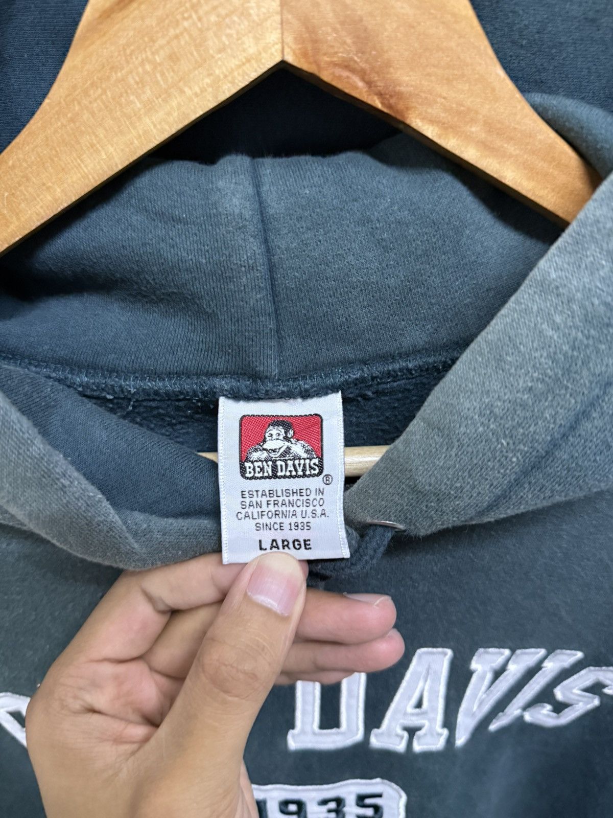 Ben Davis 2000s Ben Davis Kanye West Sun Faded Hoodie Size US L / EU 52-54 / 3 - 7 Thumbnail