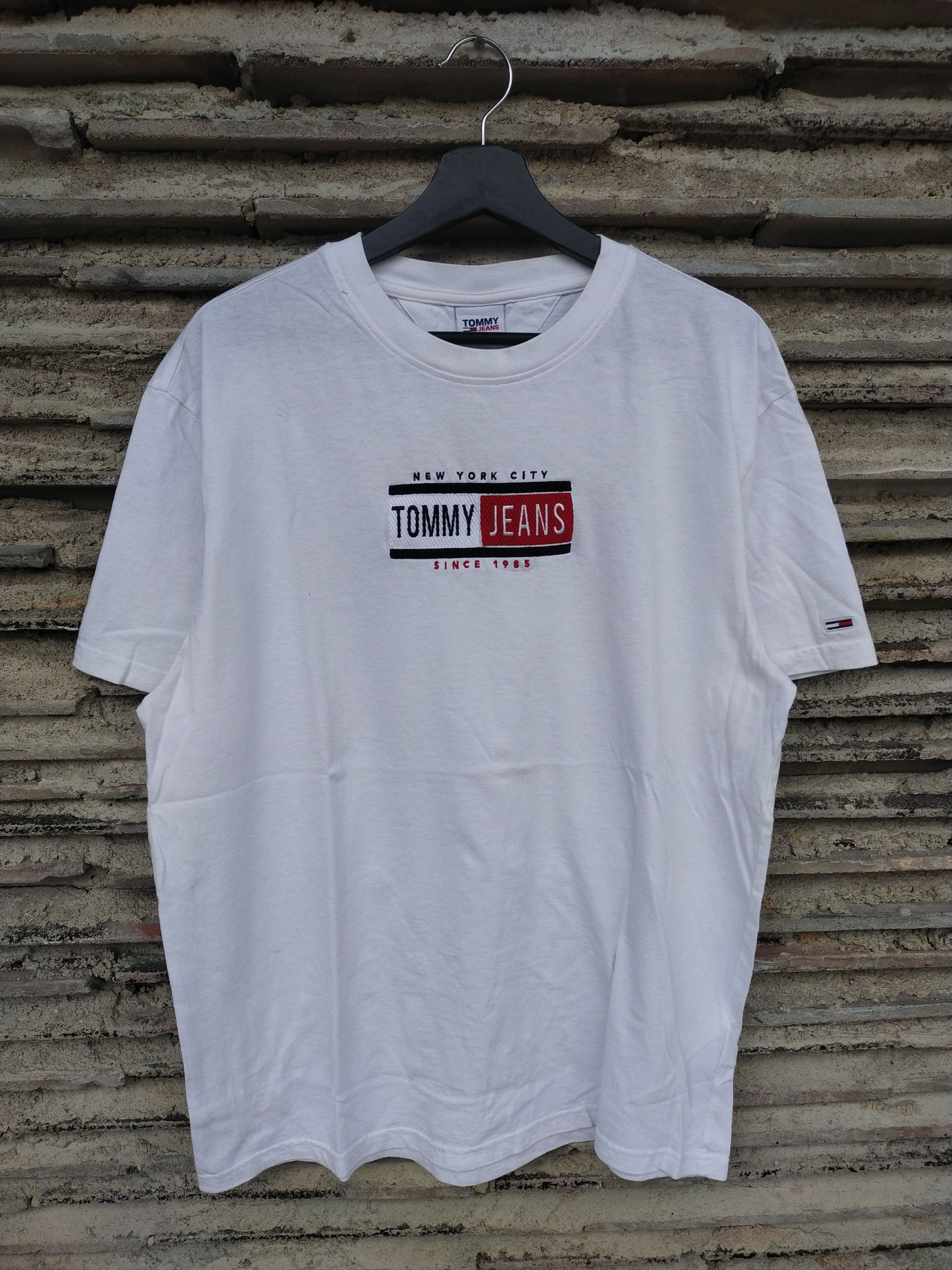 Tommy Hilfiger TOMMY HILFIGER CENTER EMBROIDERY LOGO Size US XL / EU 56 / 4 - 1 Thumbnail