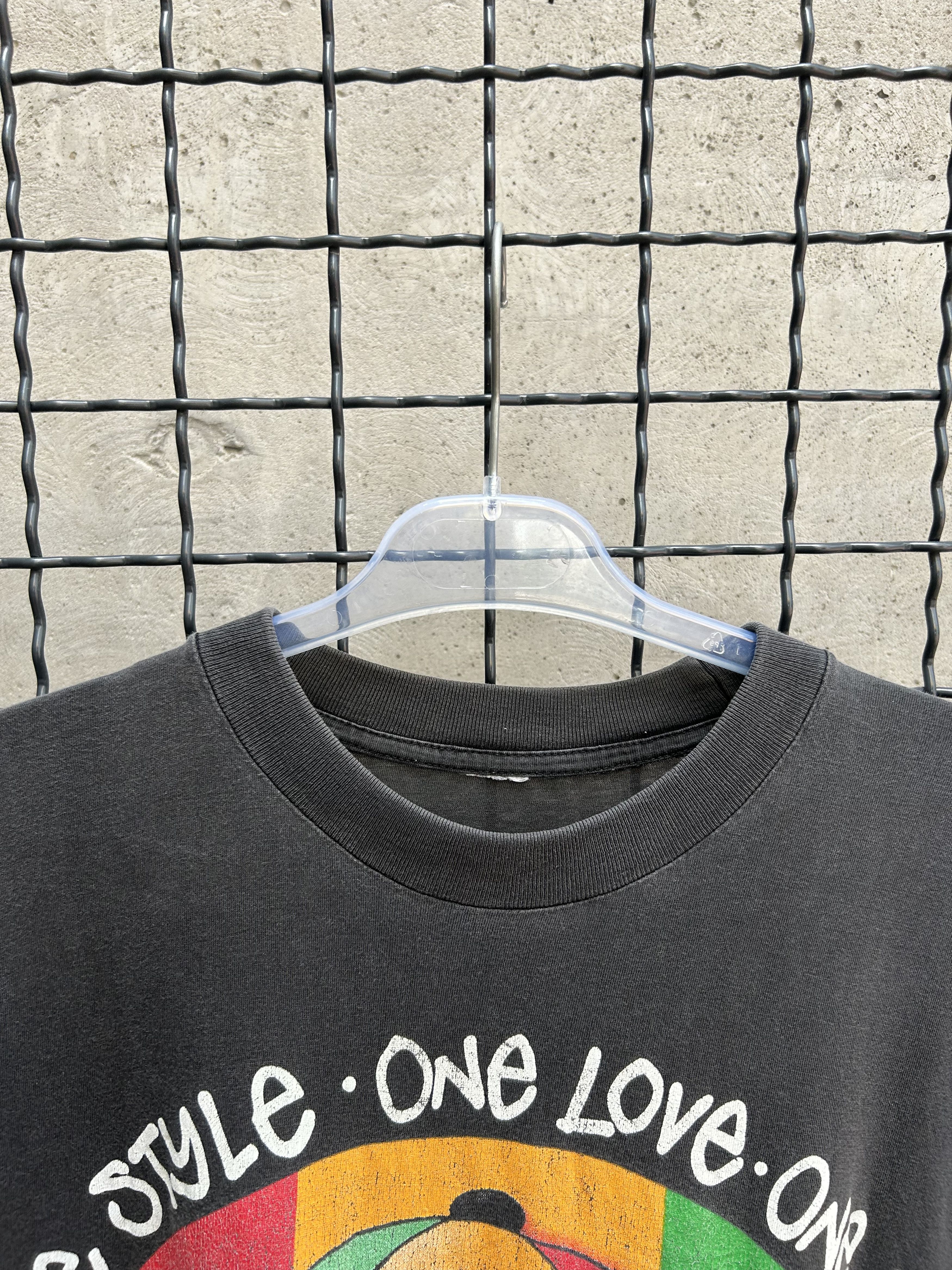 Cartoon Network Vintage 1993 Looney Tunes Taz Rasta WB Cartoon T-shirt Size US XL / EU 56 / 4 - 6 Thumbnail