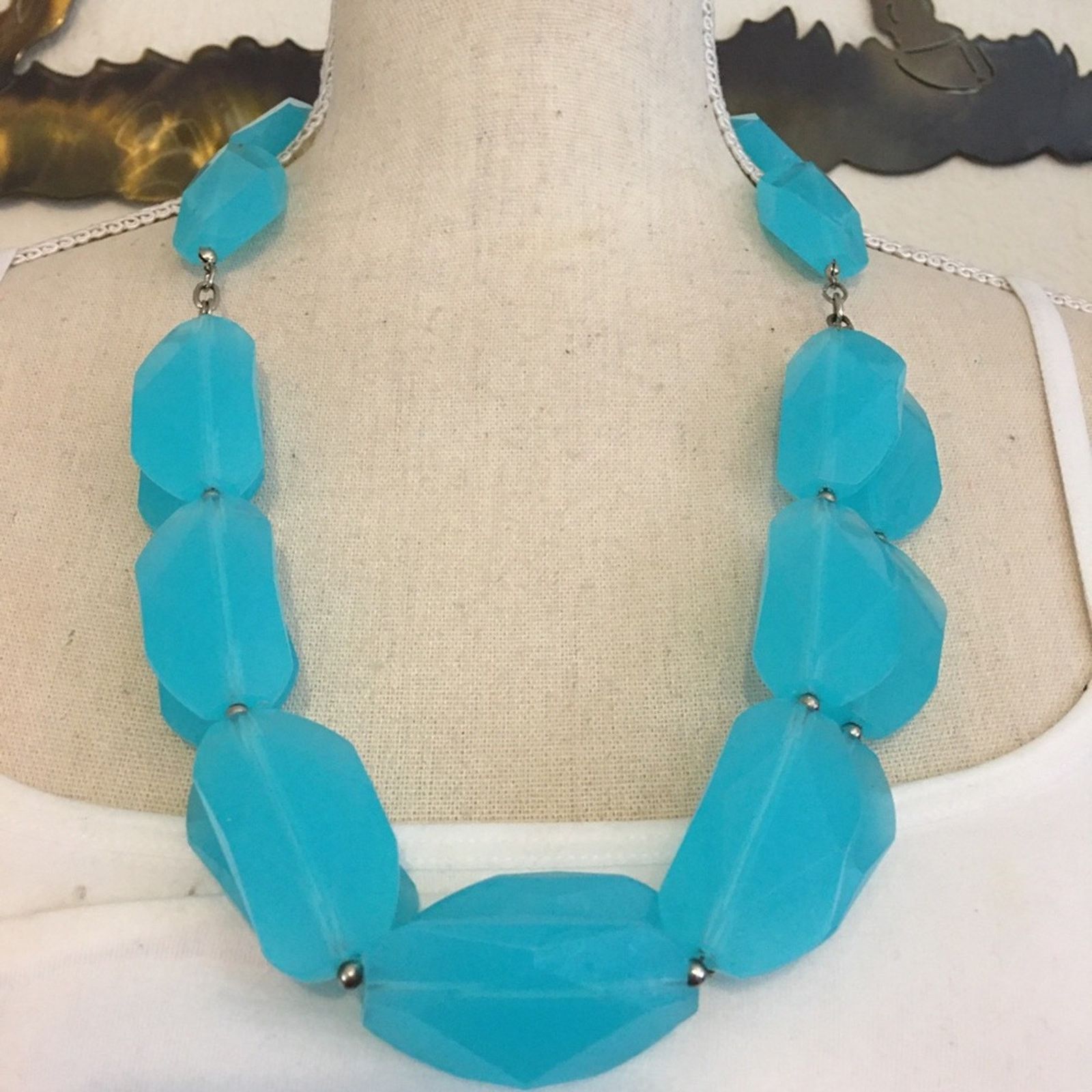 Jewelry Large chunky blue faceted bead necklace Size ONE SIZE - 1 Thumbnail