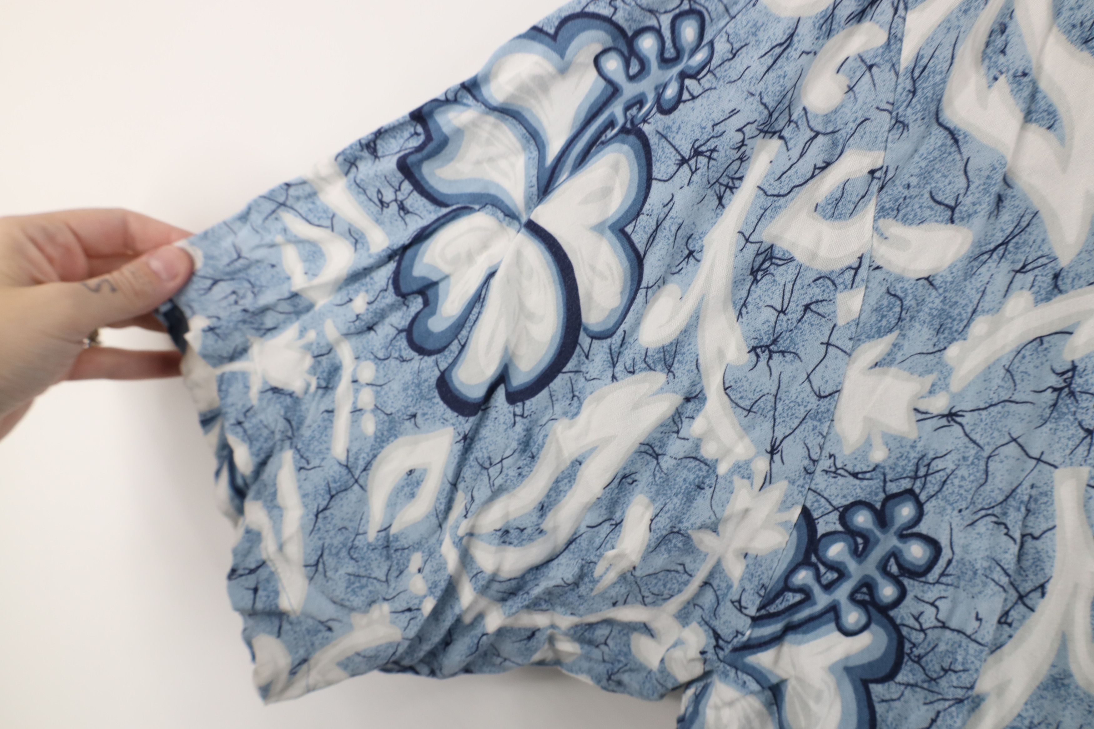 Vintage Vintage 90s Streetwear Flower Luau Hawaiian Button Shirt Size US XL / EU 56 / 4 - 7 Thumbnail