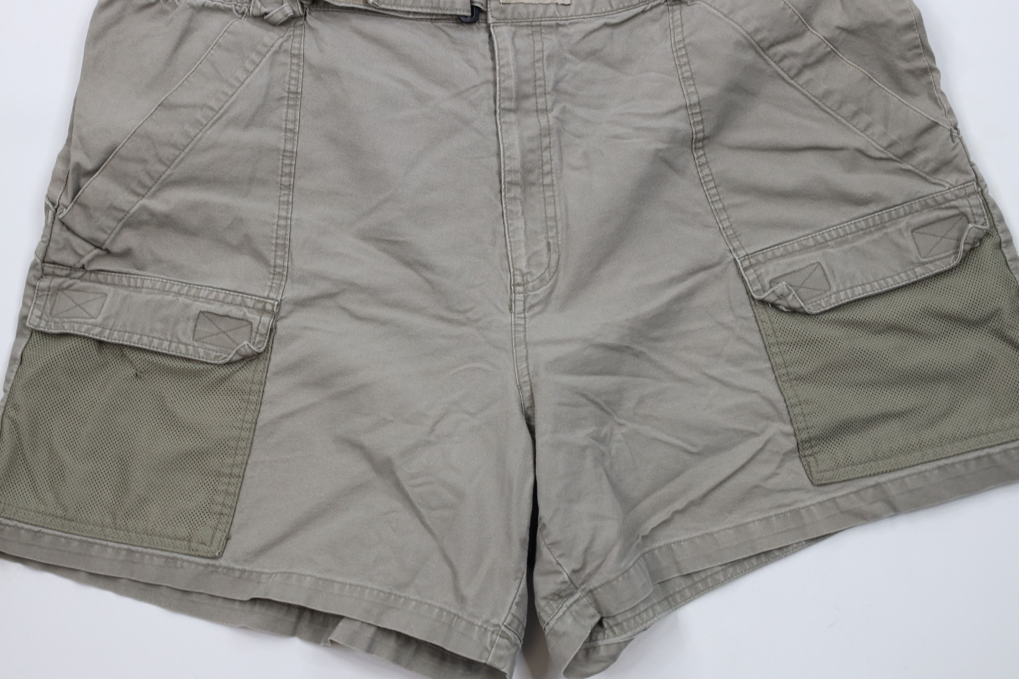 Columbia × Vintage Vintage Columbia PFG Spell Out Above Knee Cargo Shorts Green Size US 36 / EU 52 - 3 Thumbnail