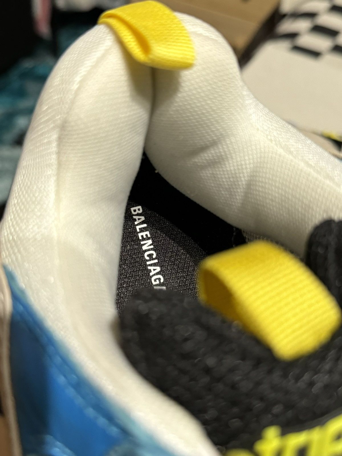 Balenciaga BALENCIAGA SS19 OG TRIPLE S ORIGINAL TRAINERS SNEAKERS Size US 9 / EU 42 - 5 Thumbnail
