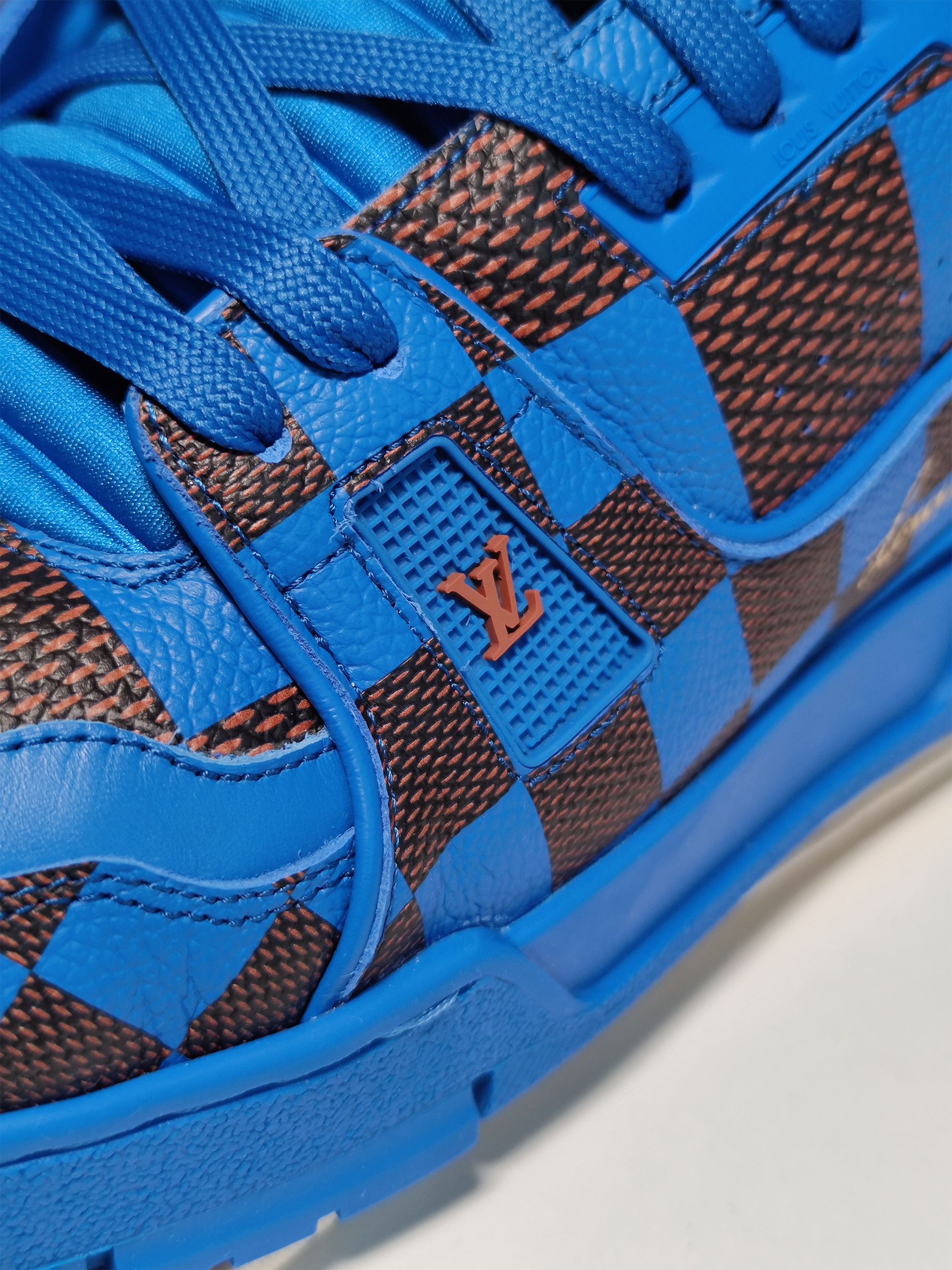 Louis Vuitton × Pharrell Louis Vuitton LV Trainer Damier Size US 10 / EU 43 - 2 Thumbnail