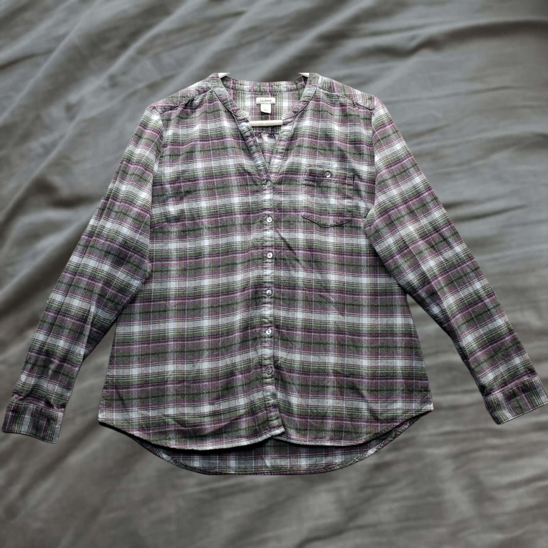 Vintage L.L. Bean Flannel Shirt Womens L Multi Plaid Casual Long Sleeve V-Neck Button Up Size L / US 10 / IT 46 - 1 Thumbnail