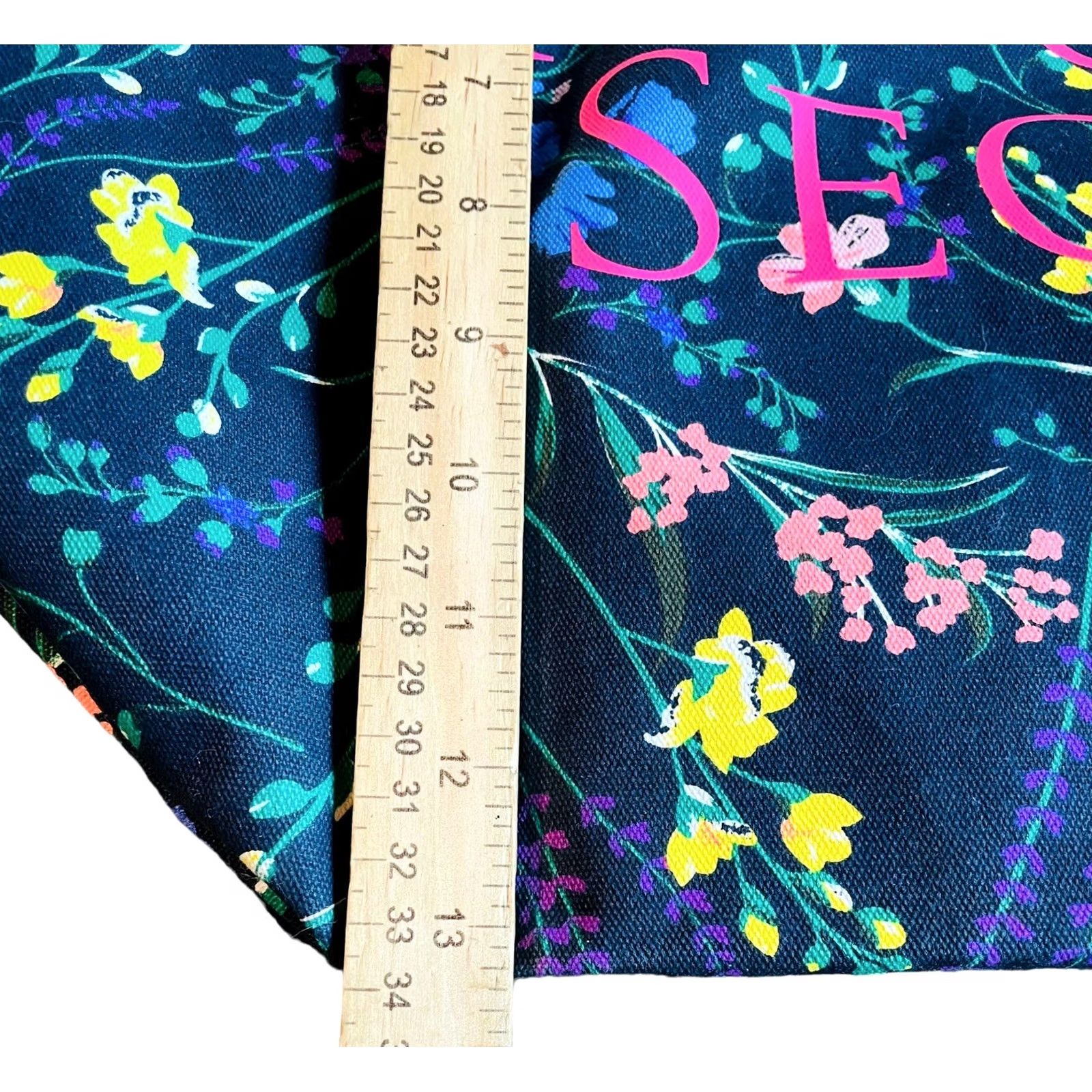 Victoria's Secret Victoria's Secret Weekender Tote Women's Floral NWT Blue Flowers Travel Bag, LG, Multicolor Linen/Cotton Canvas, Zip Closure, 25x13x7 in Size ONE SIZE - 7 Thumbnail