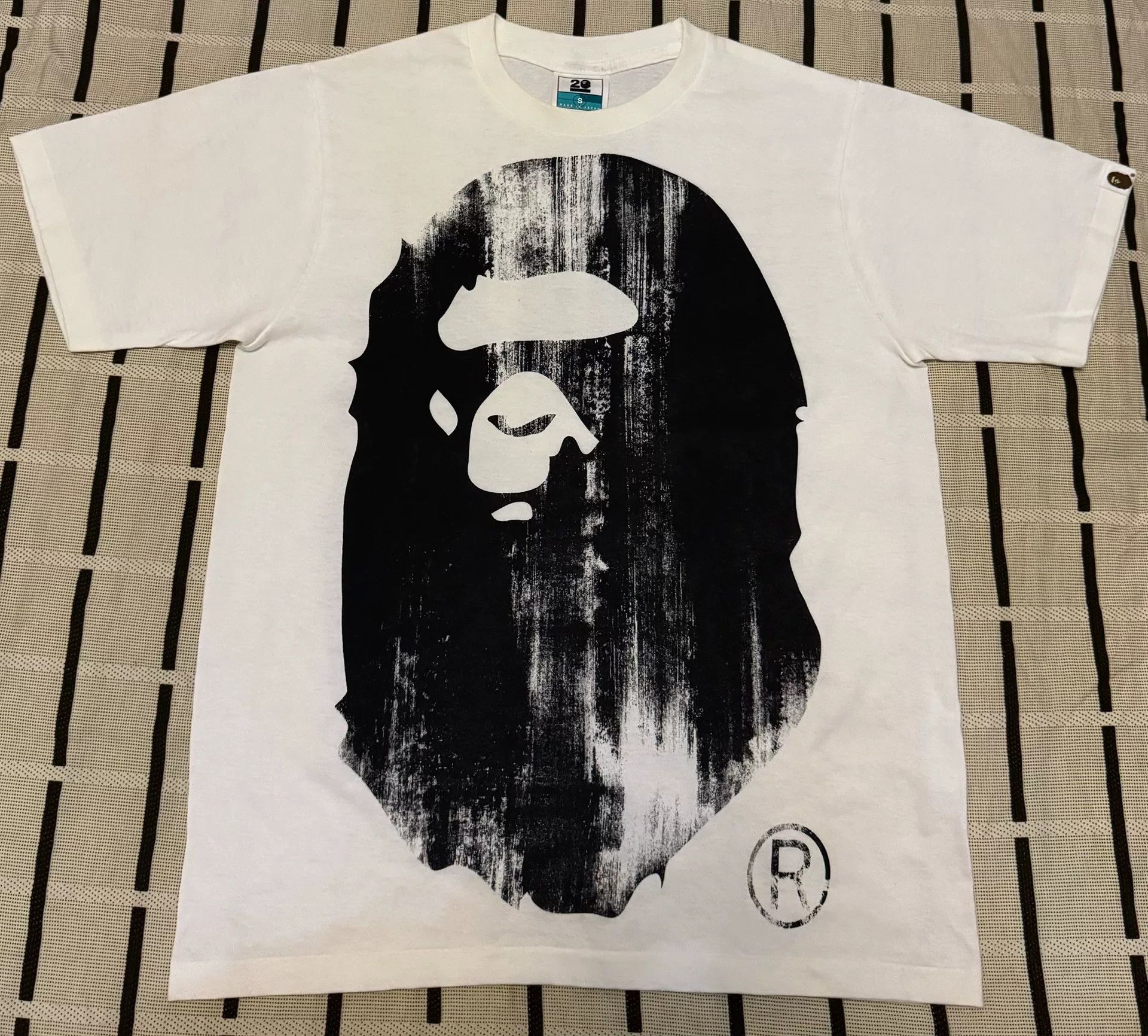 Bape Bape Limited Gold T-Shirt S Men Size US S / EU 44-46 / 1 - 1 Thumbnail