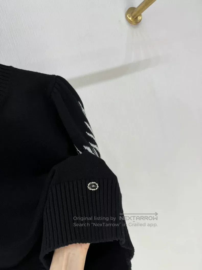 Chanel Chanel Castle black and white sweater Size XXS / US 00 / IT 34 - 3 Thumbnail