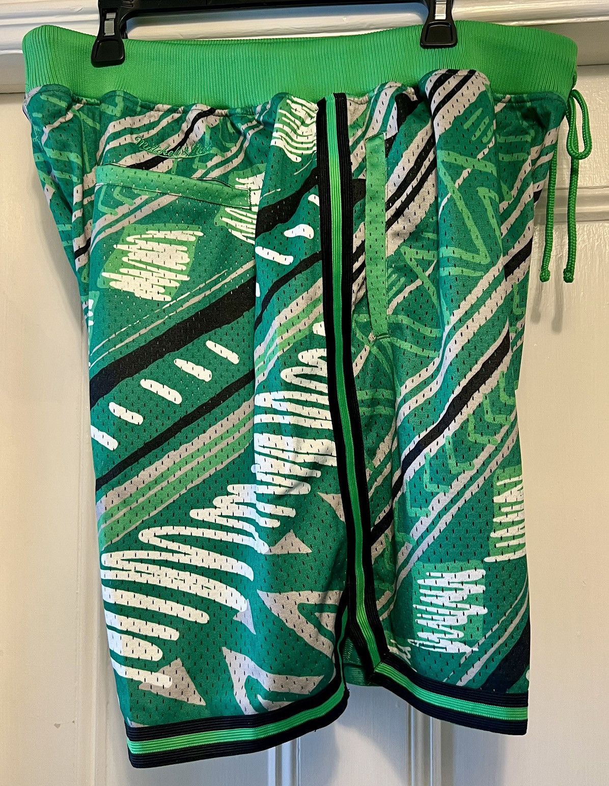 Mitchell & Ness Authentic Mitchell & Ness MLS Game Day Pattern Shorts Austin Size US 42 / EU 58 - 5 Thumbnail