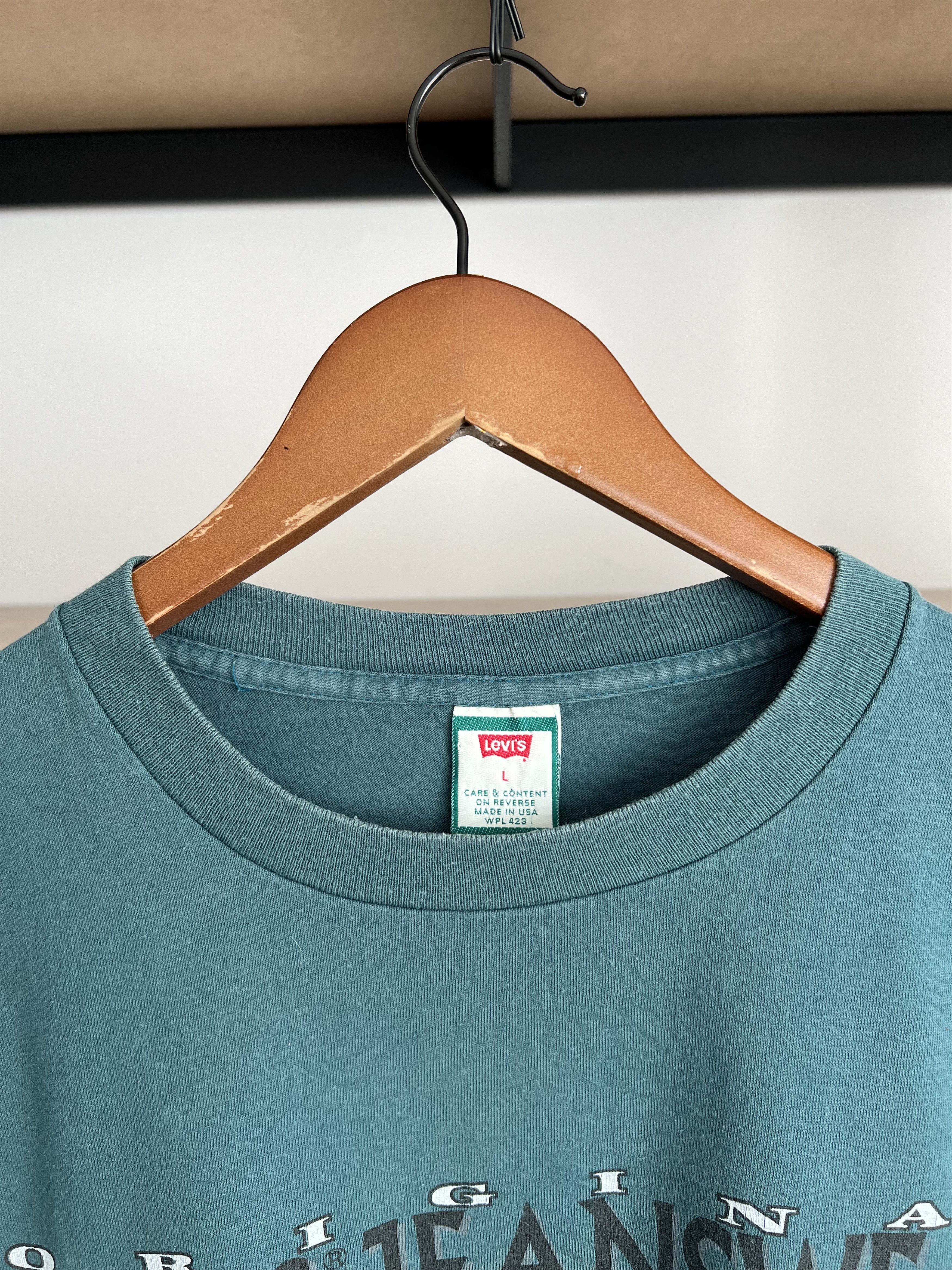 Levi's Vintage 1994 Levis Levi Strauss & Co T-shirt Size US L / EU 52-54 / 3 - 15 Thumbnail