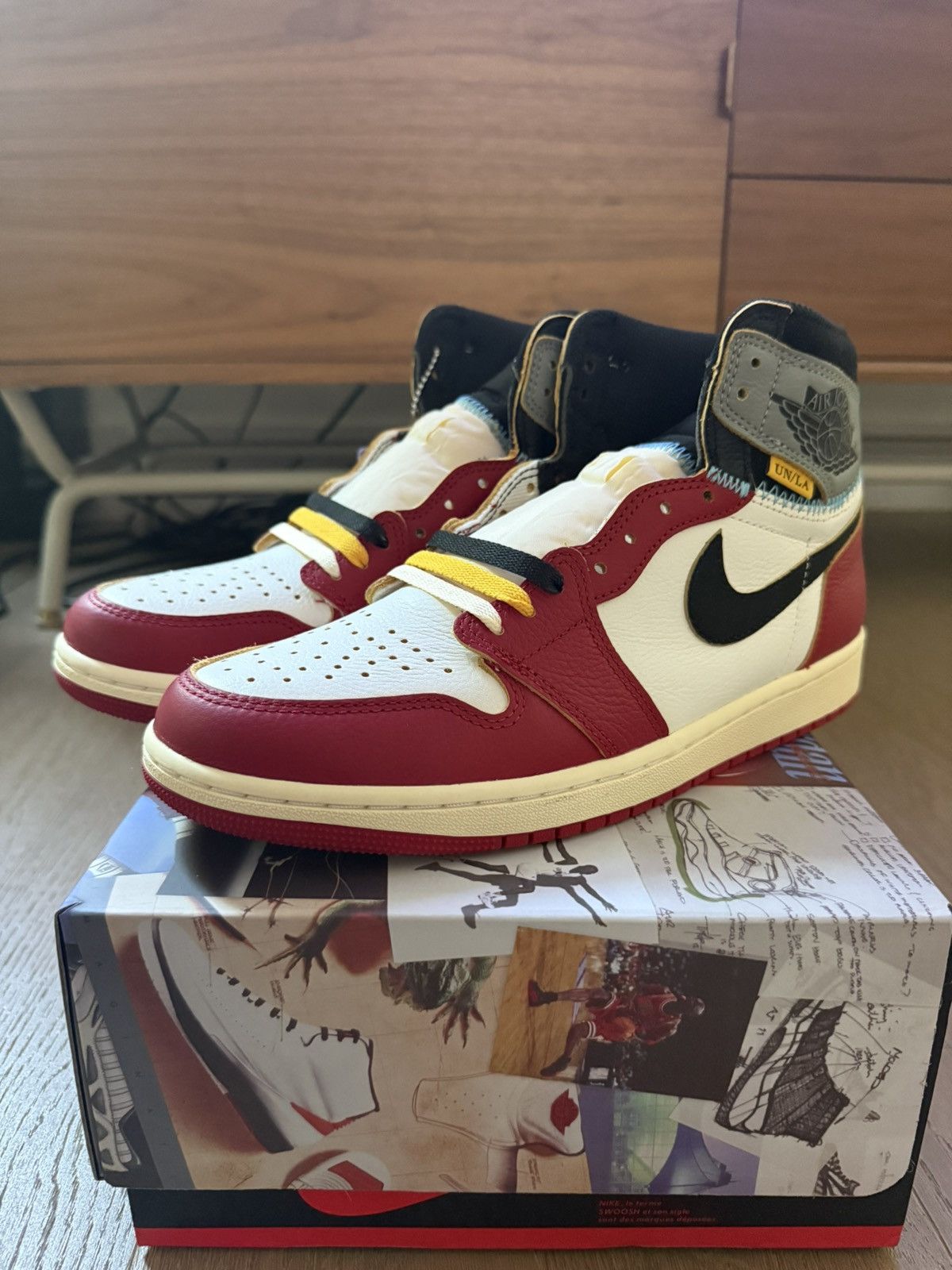 Jordan Brand × Union LA Nike Air Jordan Retro 1 High OG Union LA Chicago Shadow Size US 9.5 / EU 42-43 - 1 Thumbnail