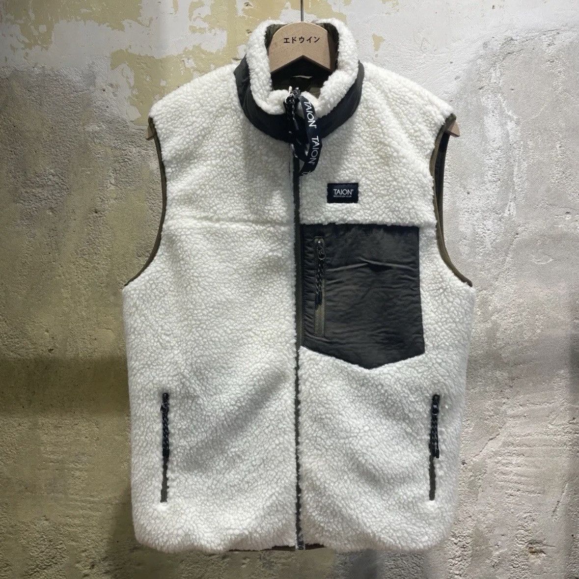 TAION Taion Mountain Reversible Down Fleece Vest Size US S / EU 44-46 / 1 - 4 Thumbnail