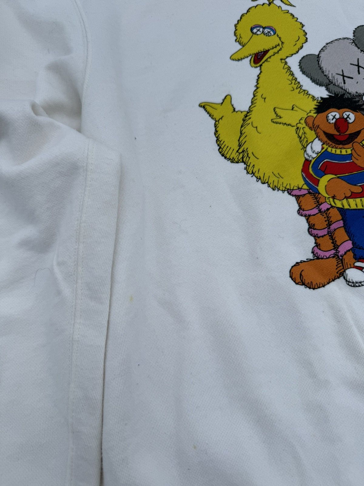Kaws × Uniqlo Kaws X Uniqlo X Sesame Street Crewneck Sweatshirt Size US XL / EU 56 / 4 - 3 Thumbnail