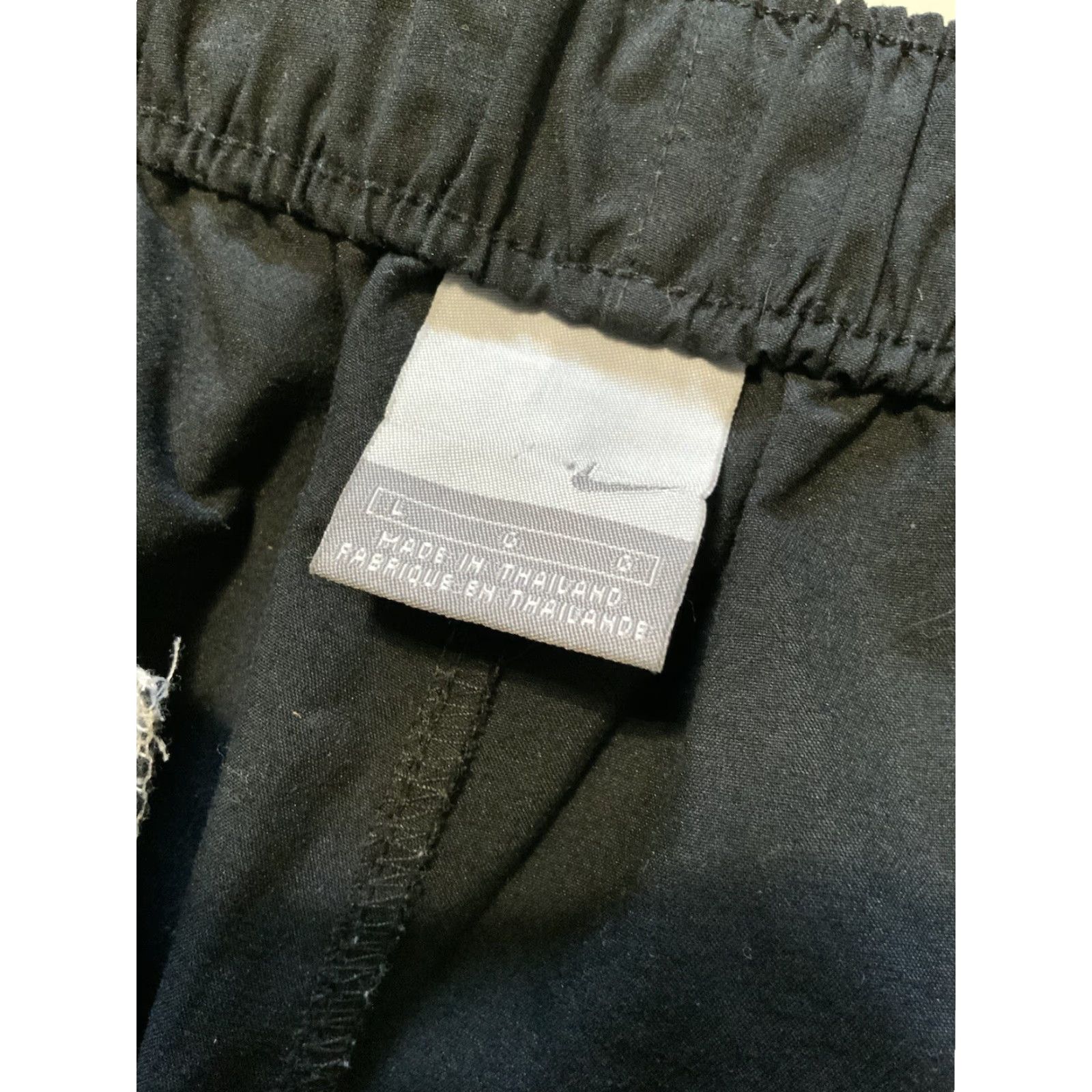 Nike VINTAGE Nike Swoosh Polyester Side Stripe Black Cargo Athletic Shorts Sz. L Mens Athletic Black Cargo Shorts Swoosh 90s Y2K Size US 33 - 5 Thumbnail