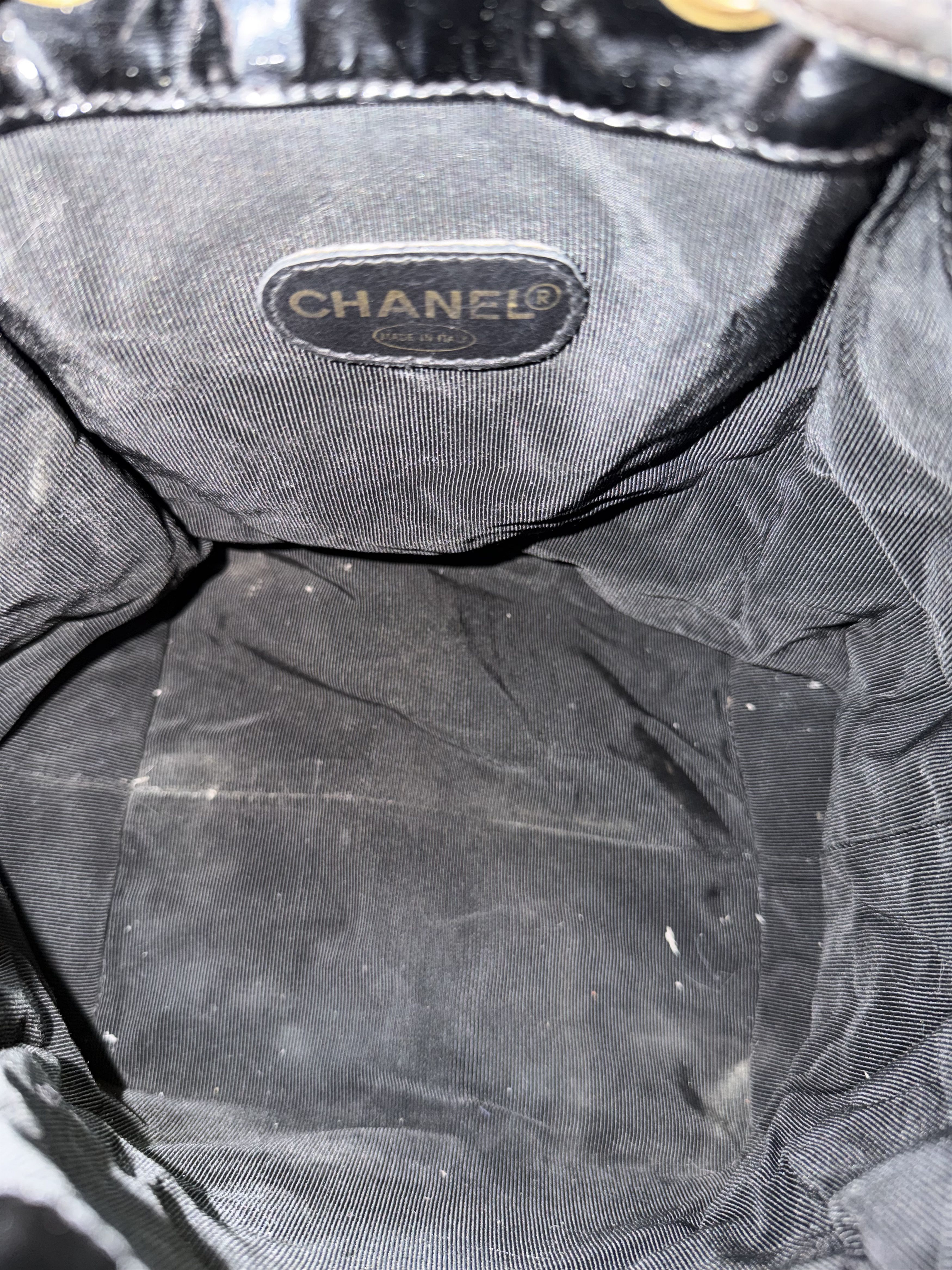 Chanel Vintage Chanel CC Patent Bucket Bag Size ONE SIZE - 11 Thumbnail