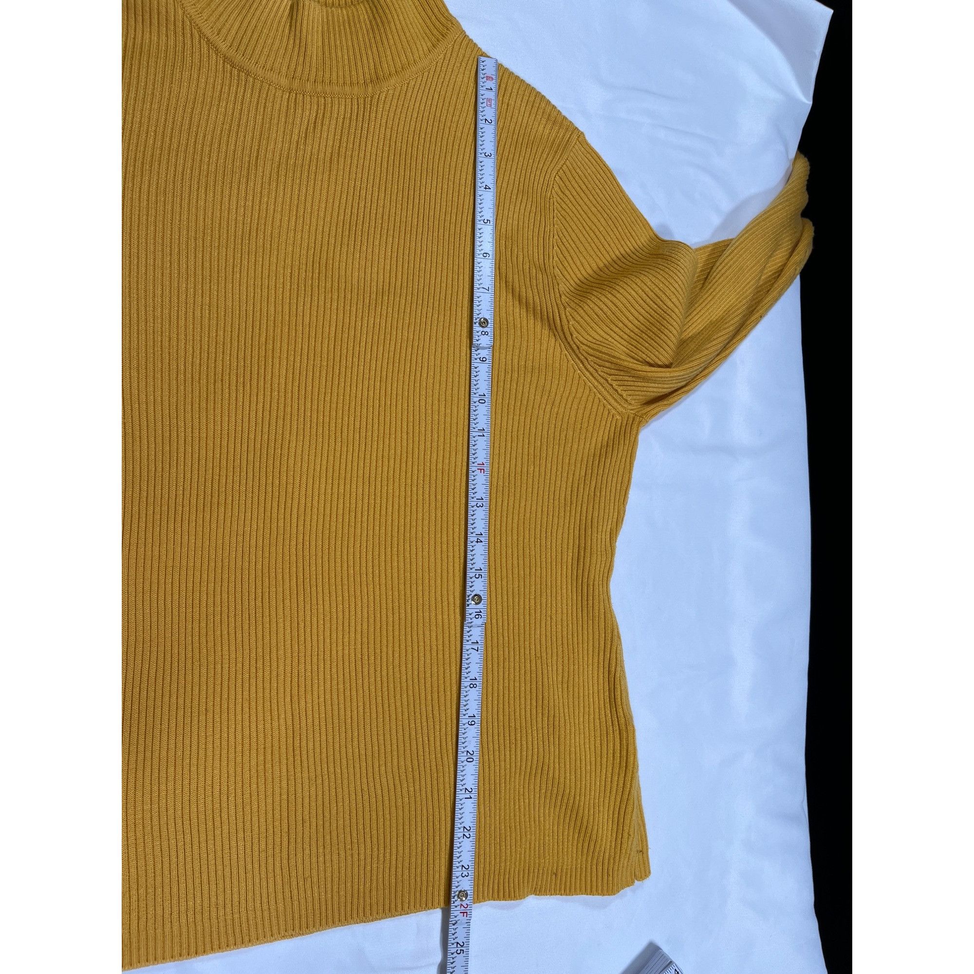 Croft & Barrow Croft & Barrow SKU 7731 Vintage Mustard Yellow Ribbed Knit T Size XL / US 12-14 / IT 48-50 - 5 Thumbnail
