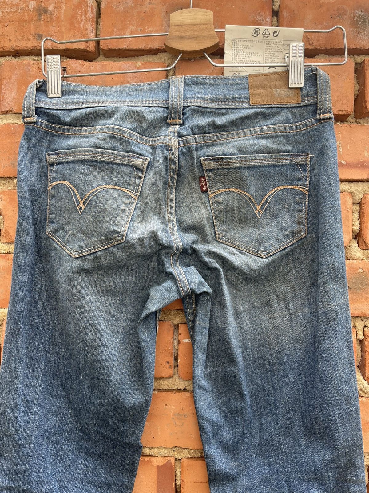 Levi's M Levi’s Flared Bootcut Demi Curve Denim Jeans dirty look Size 28" / US 6 / IT 42 - 8 Thumbnail