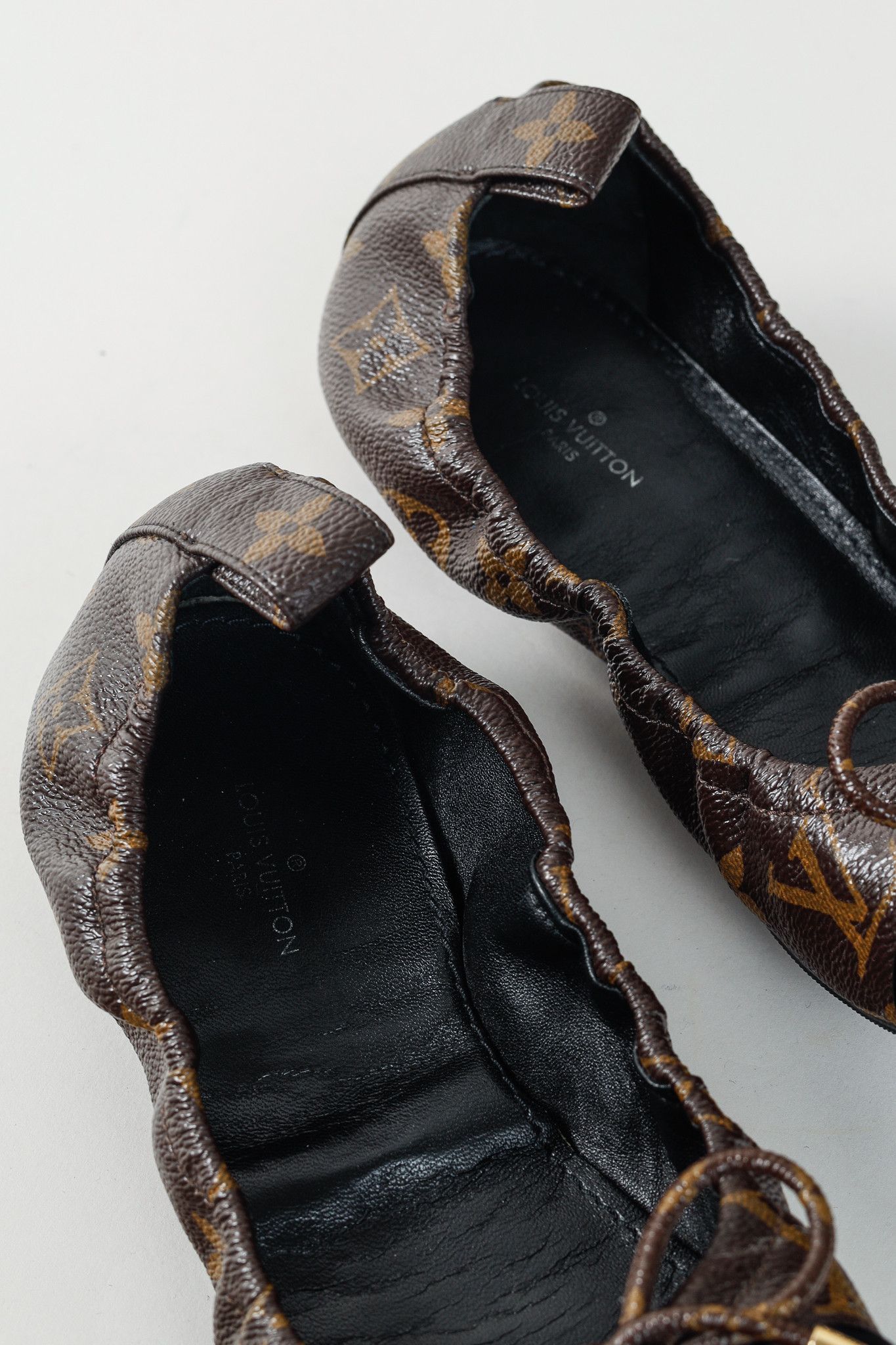 Louis Vuitton Louis Vuitton Flirty Monogram Canvas Cap-Toe Bow Flats Size US 6.5 / IT 36.5 - 9 Thumbnail