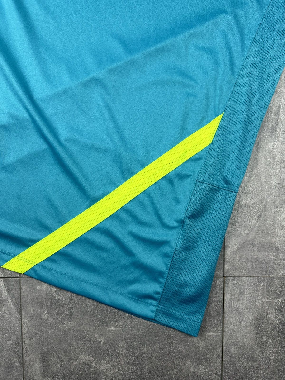 Nike Nike Brazil National Team Training Soccer Jersey 2012/13 Size US L / EU 52-54 / 3 - 10 Thumbnail