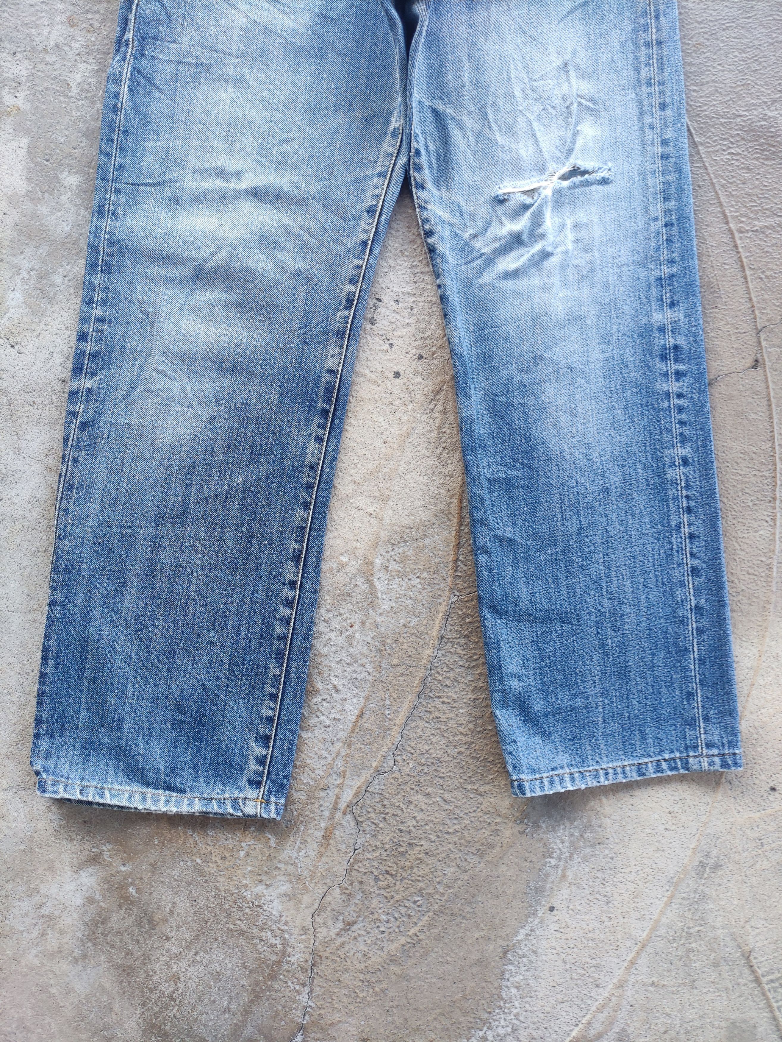 Japanese Brand Vintage Japanese Jean Distress Faded Denim Size US 32 / EU 48 - 4 Thumbnail