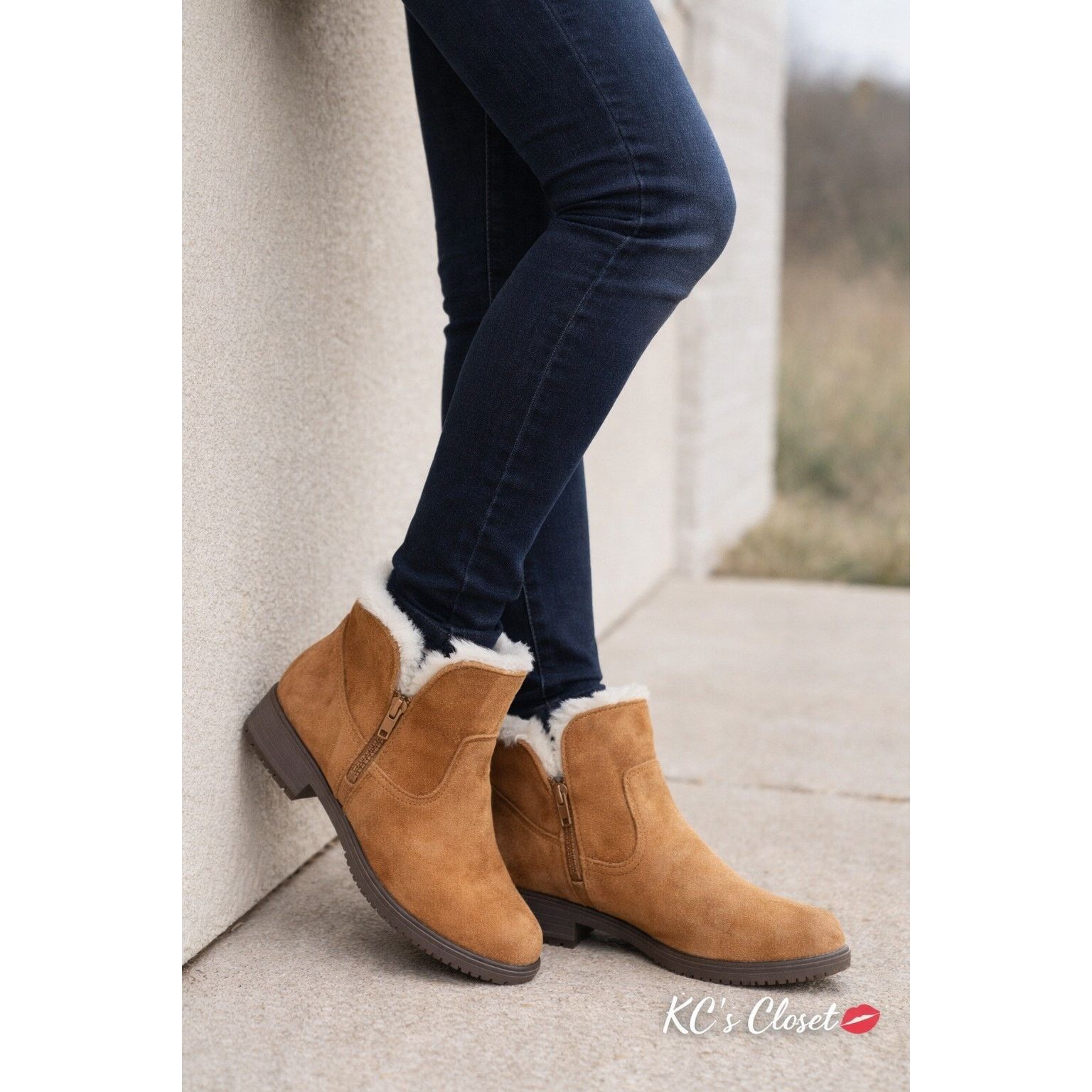 Laundry by Shelli Segal Laundry by Shelli Segal, Sz 6.5, ankle boots, winter boots Size US 6.5 / IT 36.5 - 1 Thumbnail