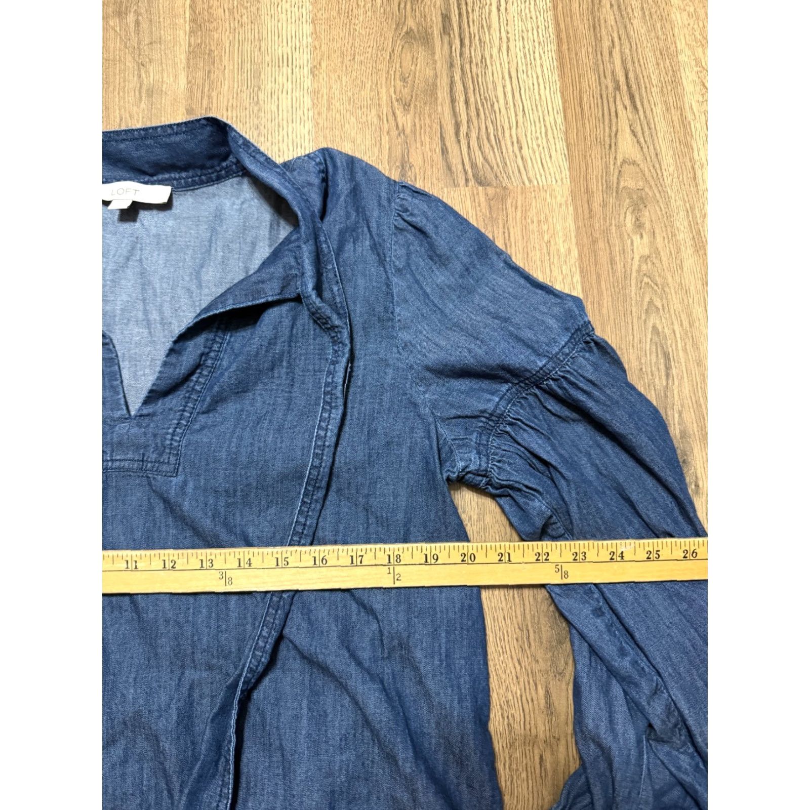 Loft VINTAGE? No. (But not vintage) Loft Shirt Women L Blue Long Sleeve V-Neck Shirt Size L / US 10 / IT 46 - 6 Thumbnail