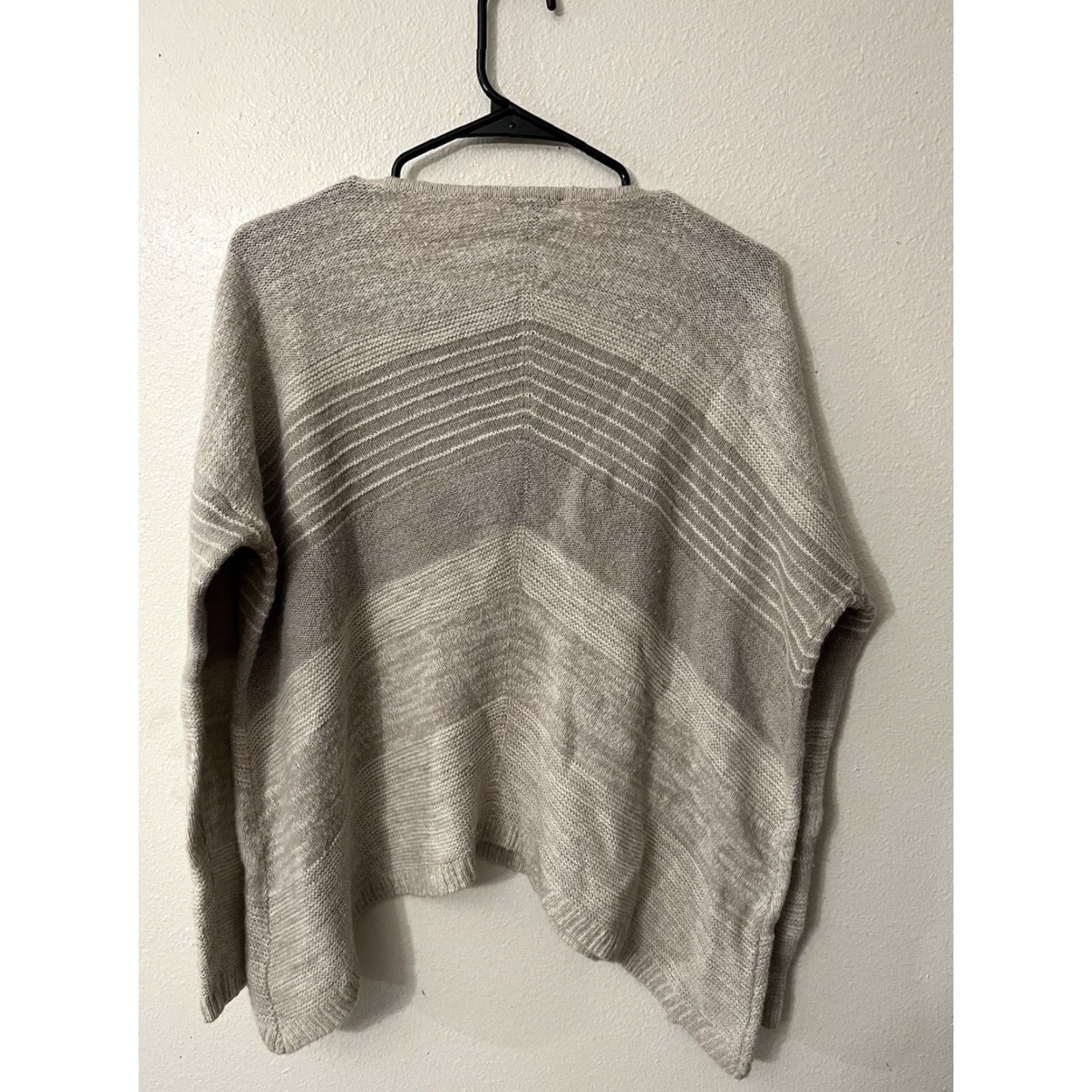 Express Express Sweater M/L Knit Beige Relaxed Crew Neck Acrylic Wool Blend Pullover Women Raglan Long Sleeve Mock Neck Size M / US 6-8 / IT 42-44 - 3 Thumbnail