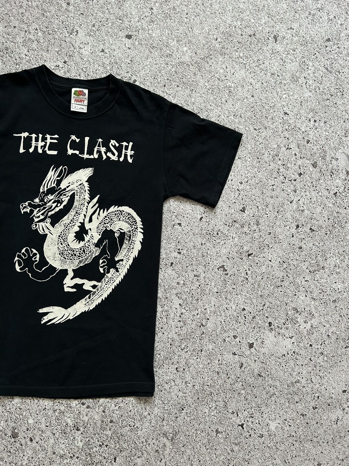 Band Tees × Japanese Brand × Vintage Vintage The Clash Japanese Dragon Hook Up Rock T-Shirt Size US S / EU 44-46 / 1 - 4 Thumbnail