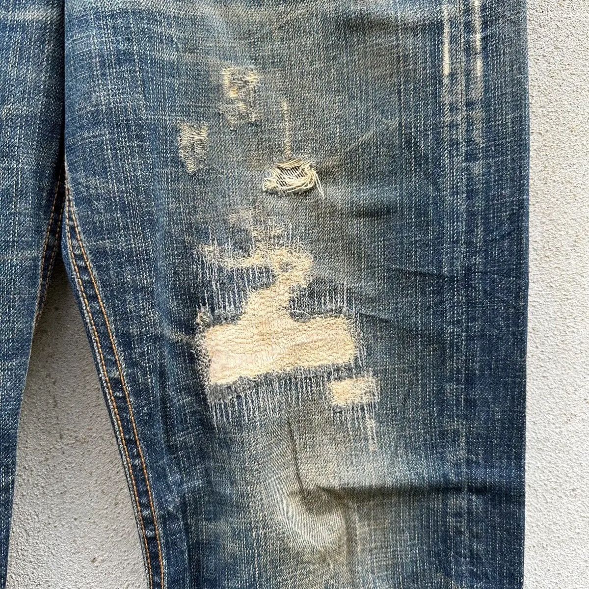 Japanese Brand JAPANESE TAKEO KIKUCHI JEANS RARE NICE FADING DENIM PANTS Size US 32 / EU 48 - 8 Thumbnail