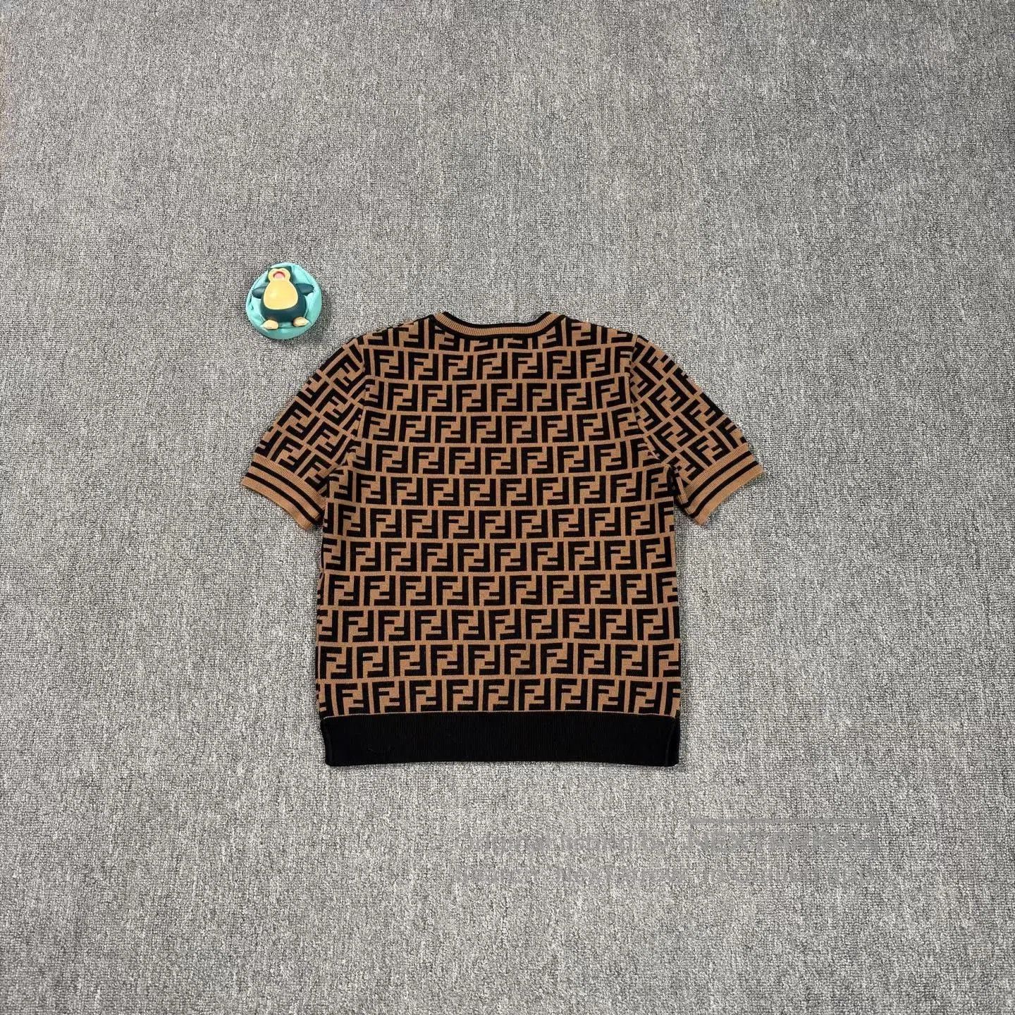 Fendi Fendi Monogram Short Sleeve Knit. Size S / US 4 / IT 40 - 2 Thumbnail