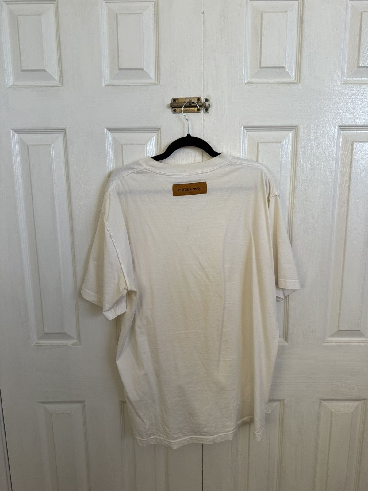 Louis Vuitton Louis Vuitton Embossed T Shirt Size US XL / EU 56 / 4 - 9 Thumbnail