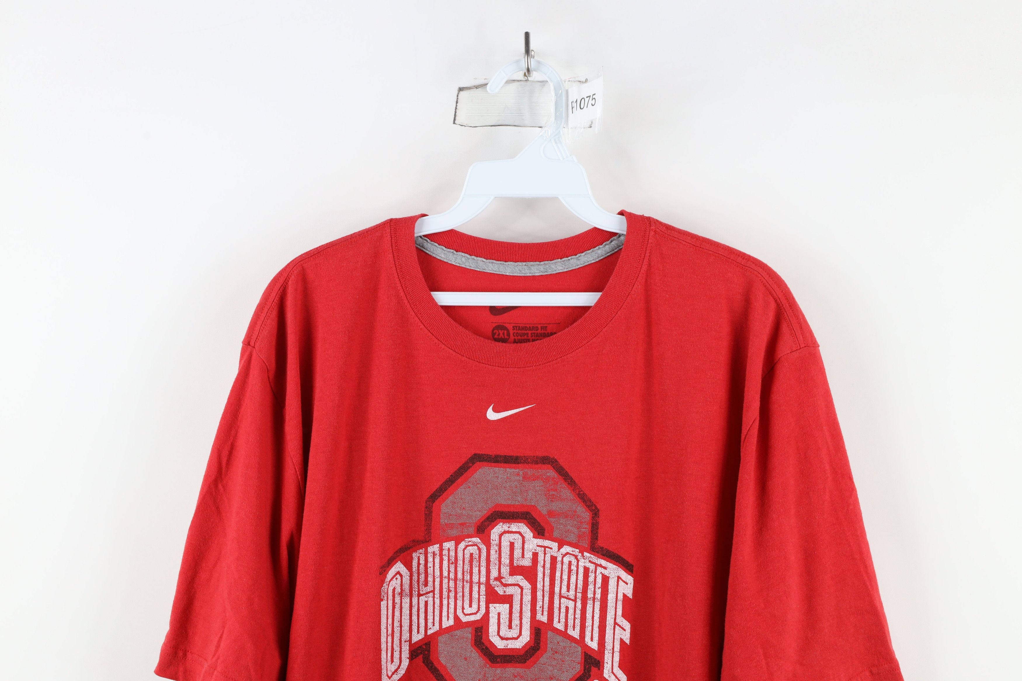 Nike × Vintage Vintage Nike Mini Swoosh Ohio State University T-Shirt Red Size US XXL / EU 58 / 5 - 2 Thumbnail