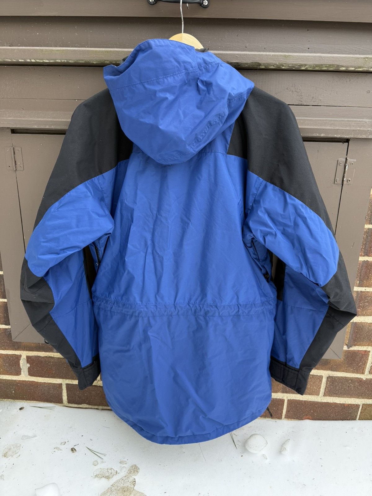 The North Face Vintage North Face Gore-Tex Jacket Men’s Mountain Light Size US M / EU 48-50 / 2 - 2 Thumbnail
