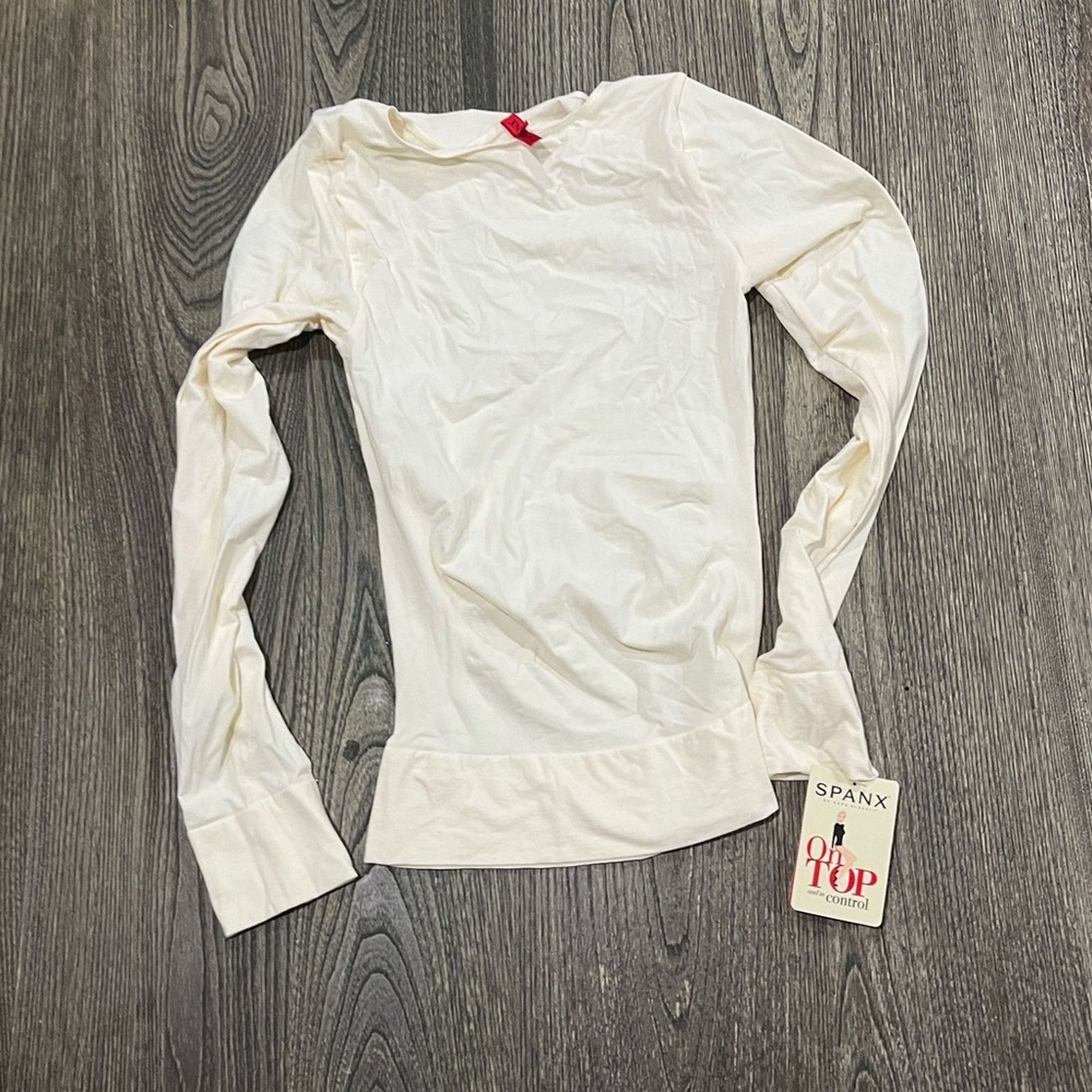 Spanx NWT Spanx On Top and In Control Top Crew Neck White L Size L / US 10 / IT 46 - 1 Thumbnail