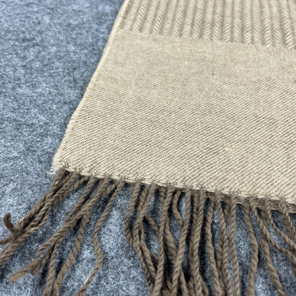 Vintage Yves Saint Laurent Scarf / Muffler / Neckwear T1013 Size ONE SIZE - 7 Thumbnail