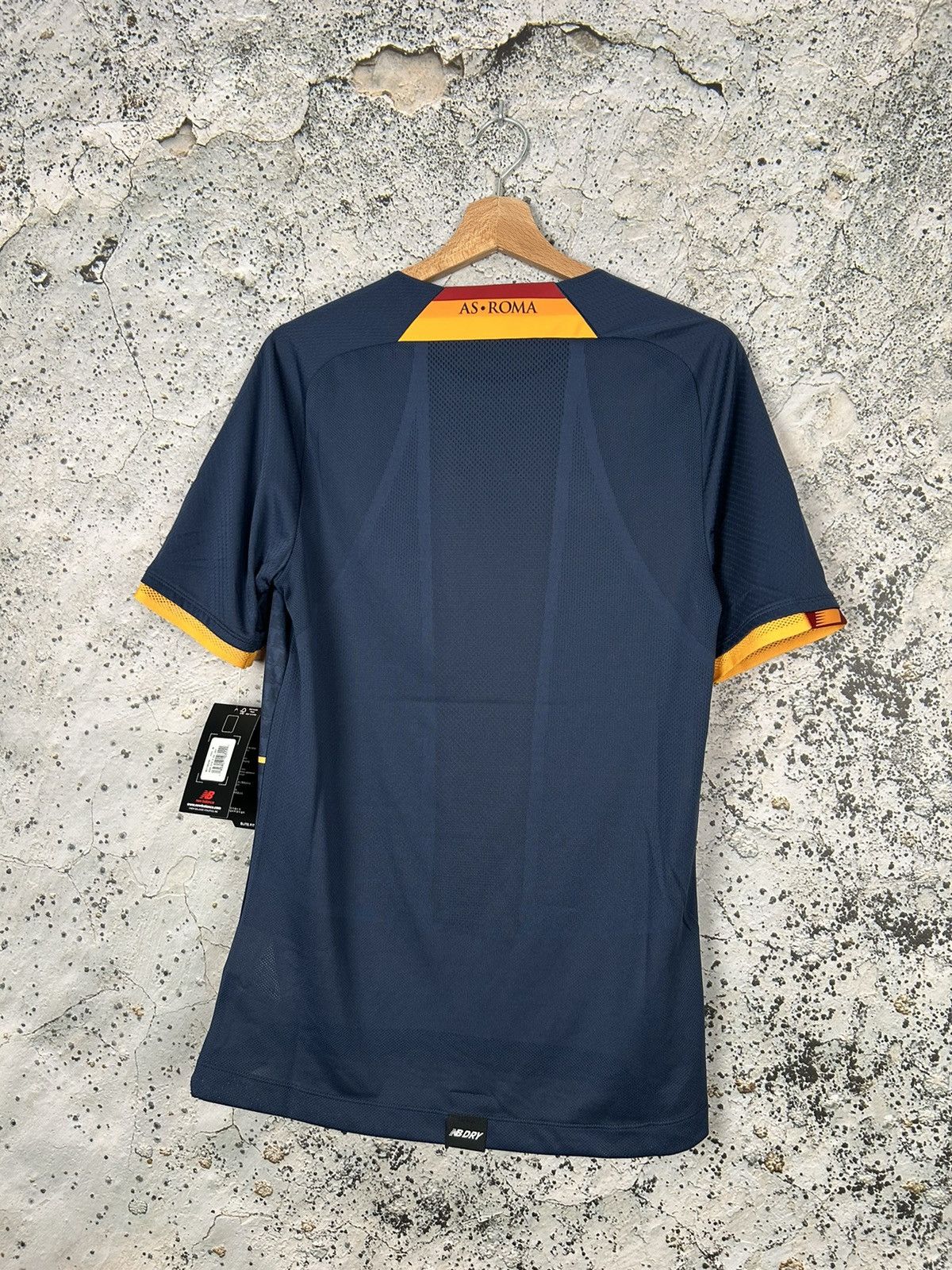 New Balance AS Roma New Balance Soccer Jersey Football Rare Hype Size US M / EU 48-50 / 2 - 4 Thumbnail