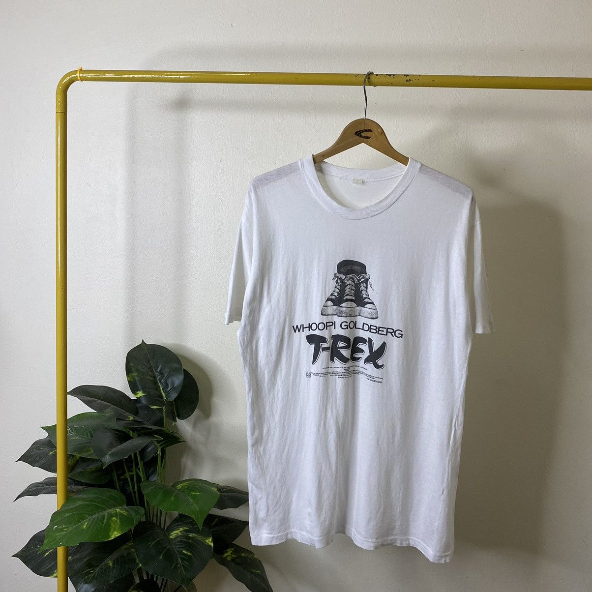 Vintage 1995 Theodore Rex Whoopi Goldberg Comedy Movie Promo Tee Size US M / EU 48-50 / 2 - 1 Thumbnail